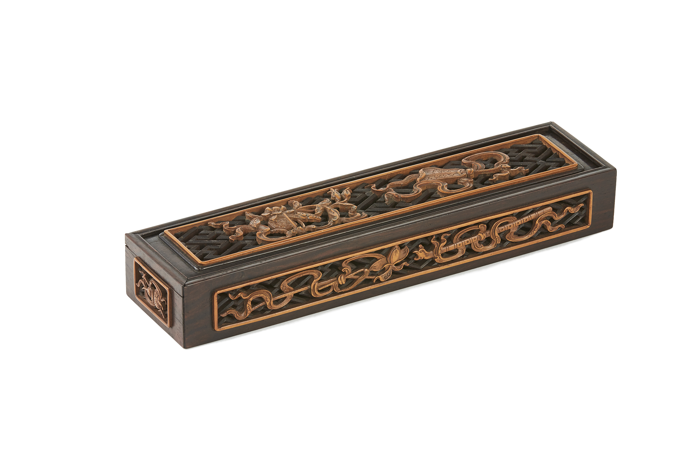 170936	清中期 紫檀透雕嵌黄楊木雕八寶紋 蓋盒