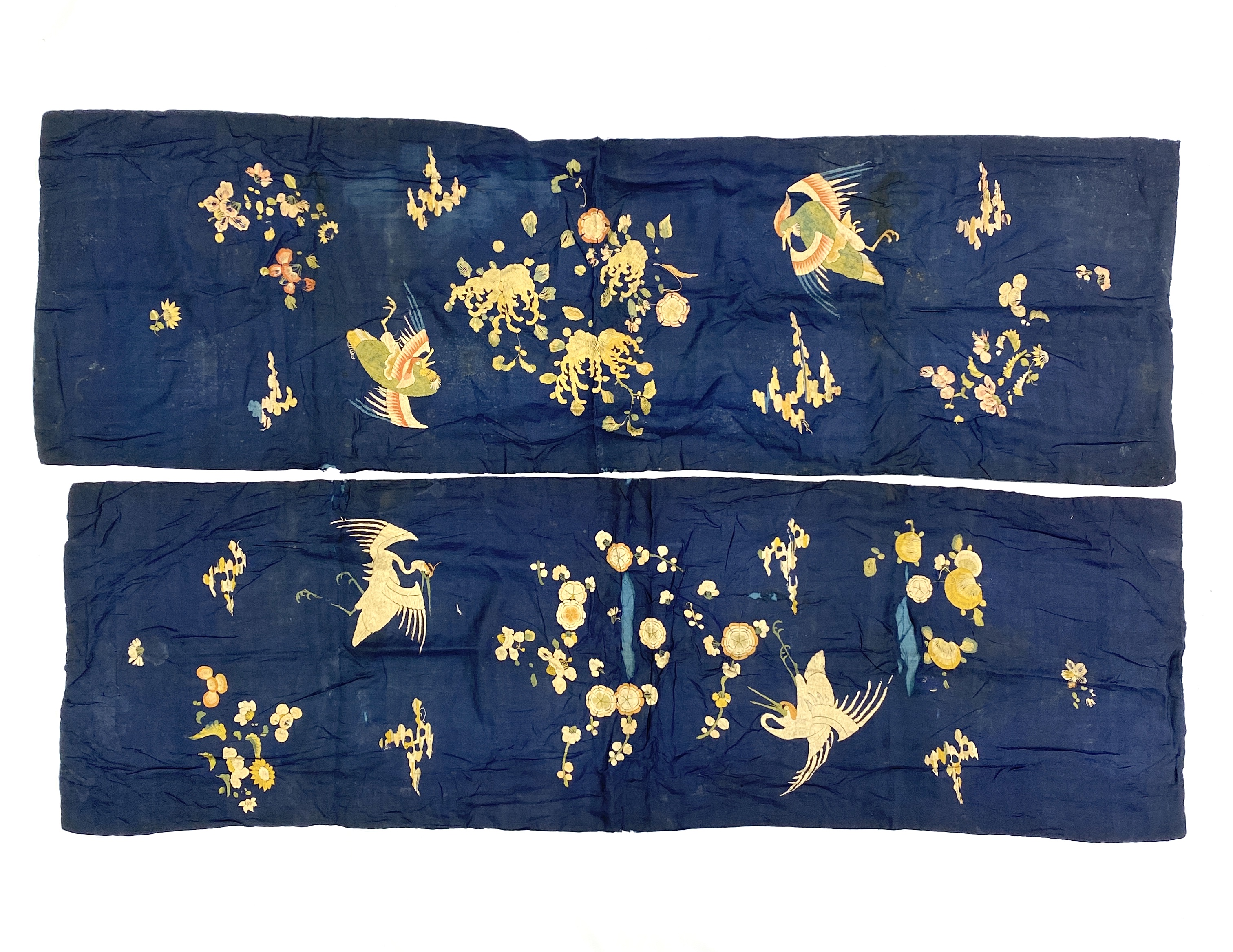 20316	清 藍地刺繍 花鳥紋 掛屏 一対	147×46cm