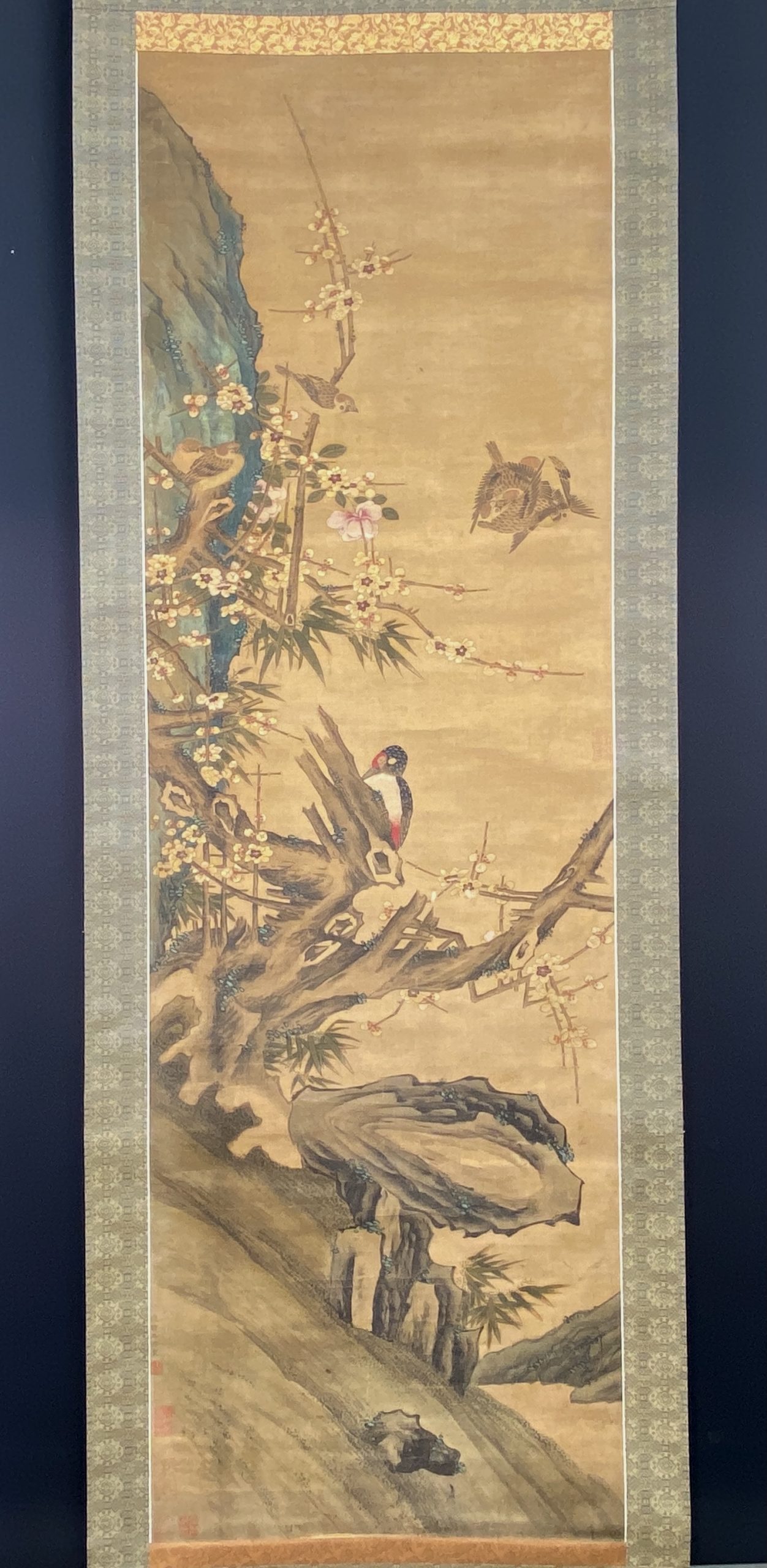 30604	「錢唐」画 花鳥図 軸	157×50.5cm