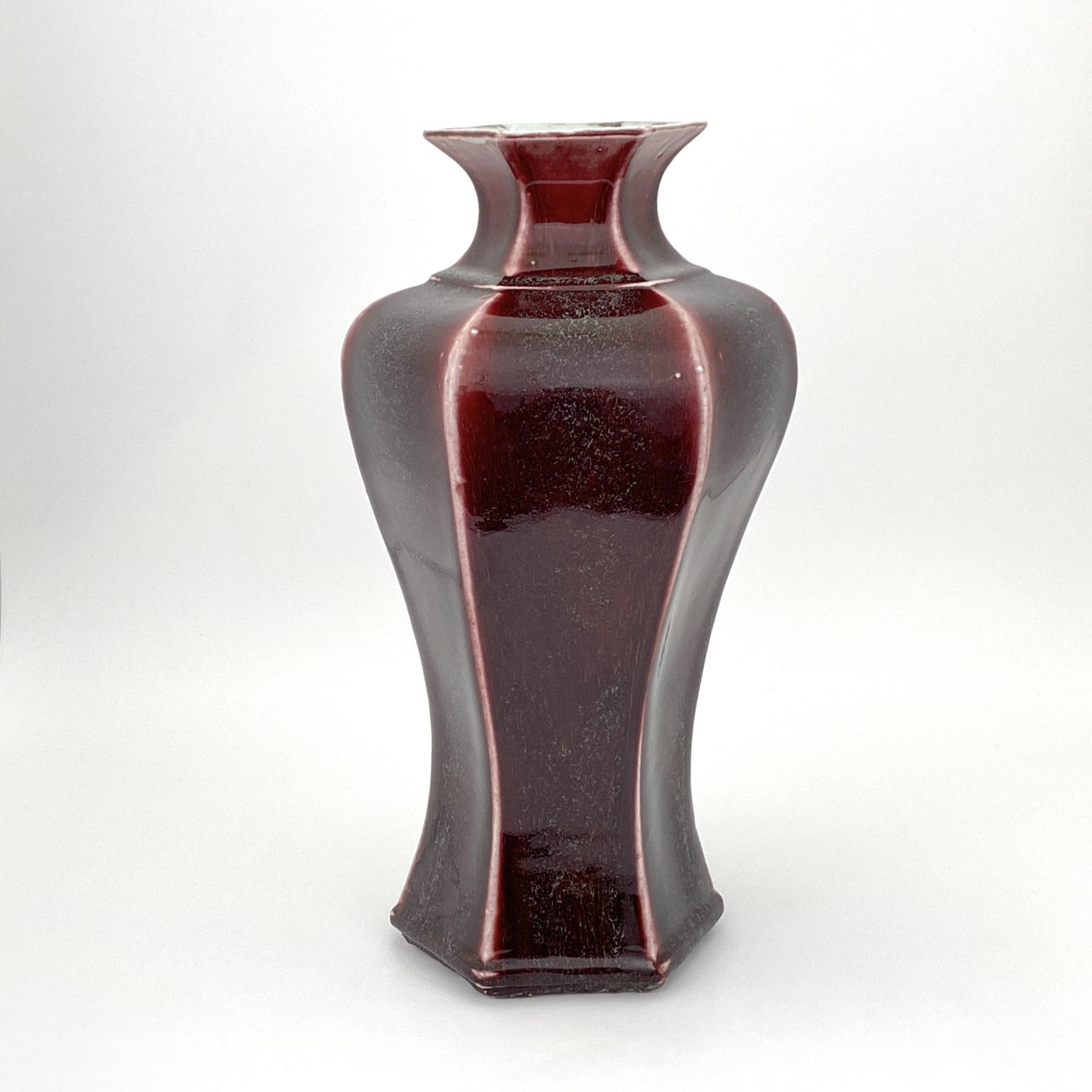 中国 紅釉 面取六角瓶 V R5455B+zimexdubai.com