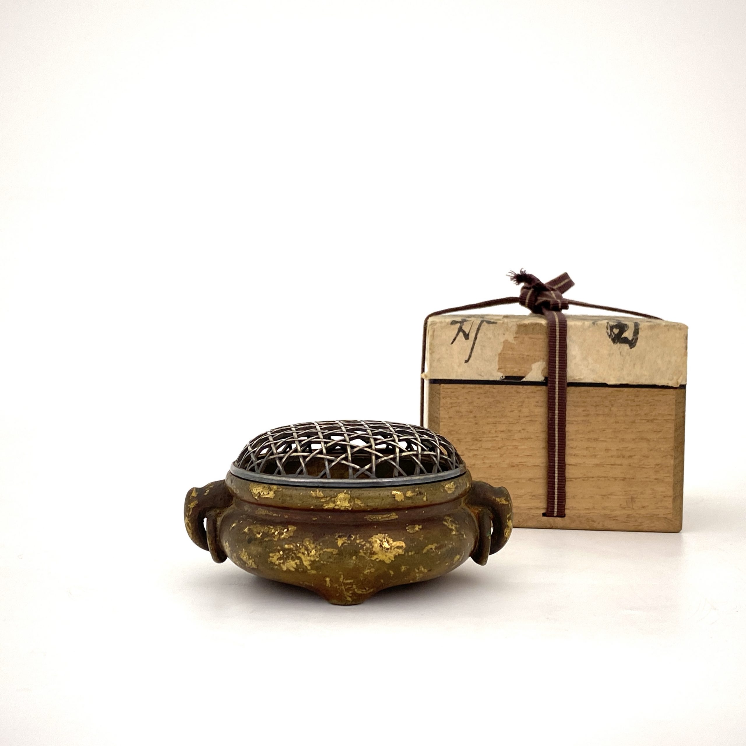 23014	清十七世紀「大明宣徳年製」款 銅麗金 雙耳爐