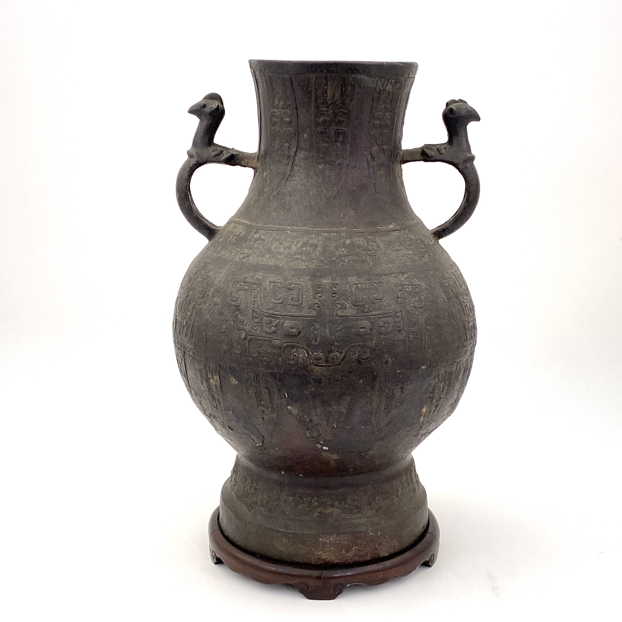 23162	明或早期 銅 饕餮紋 鳳耳瓶