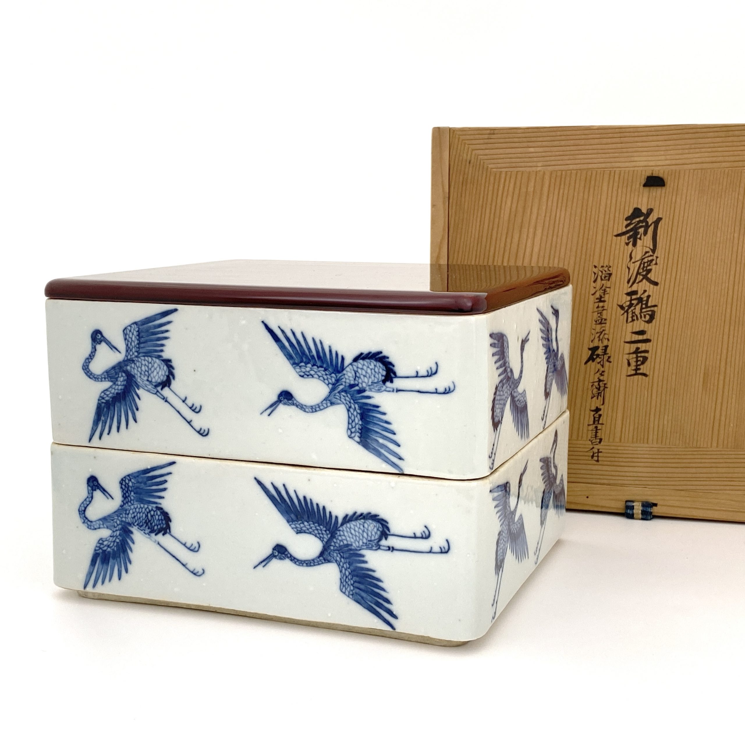 26502	清「嘉慶年製」款 青花 鶴図 截盒