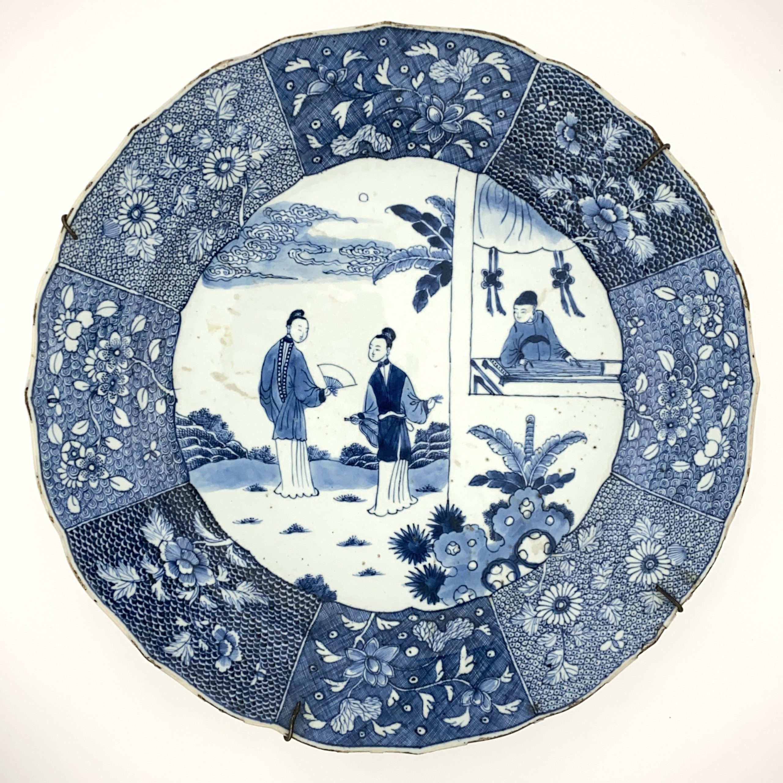 29035	清康煕 青花 花人物図 大盤