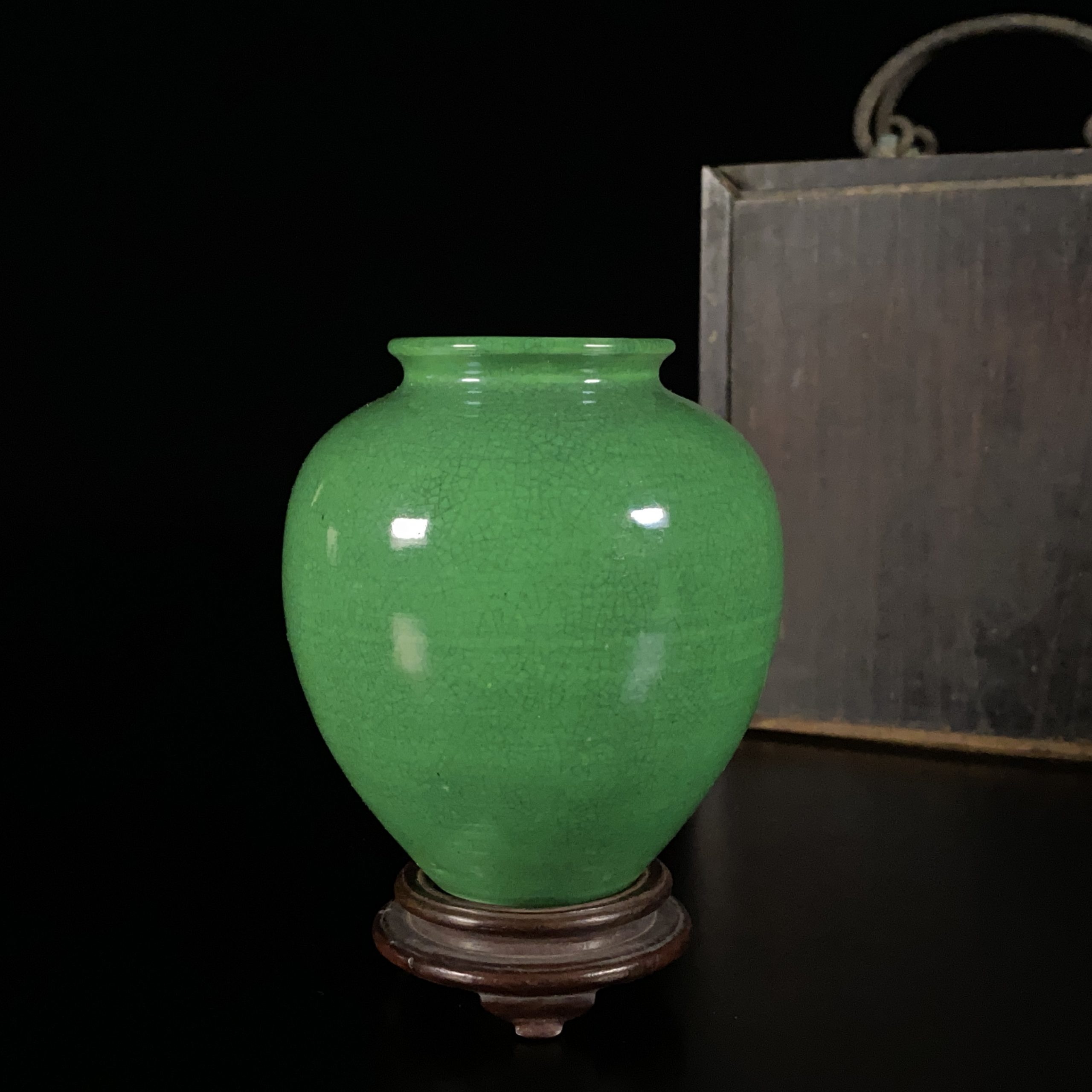 30332	清康煕 緑釉 瓶