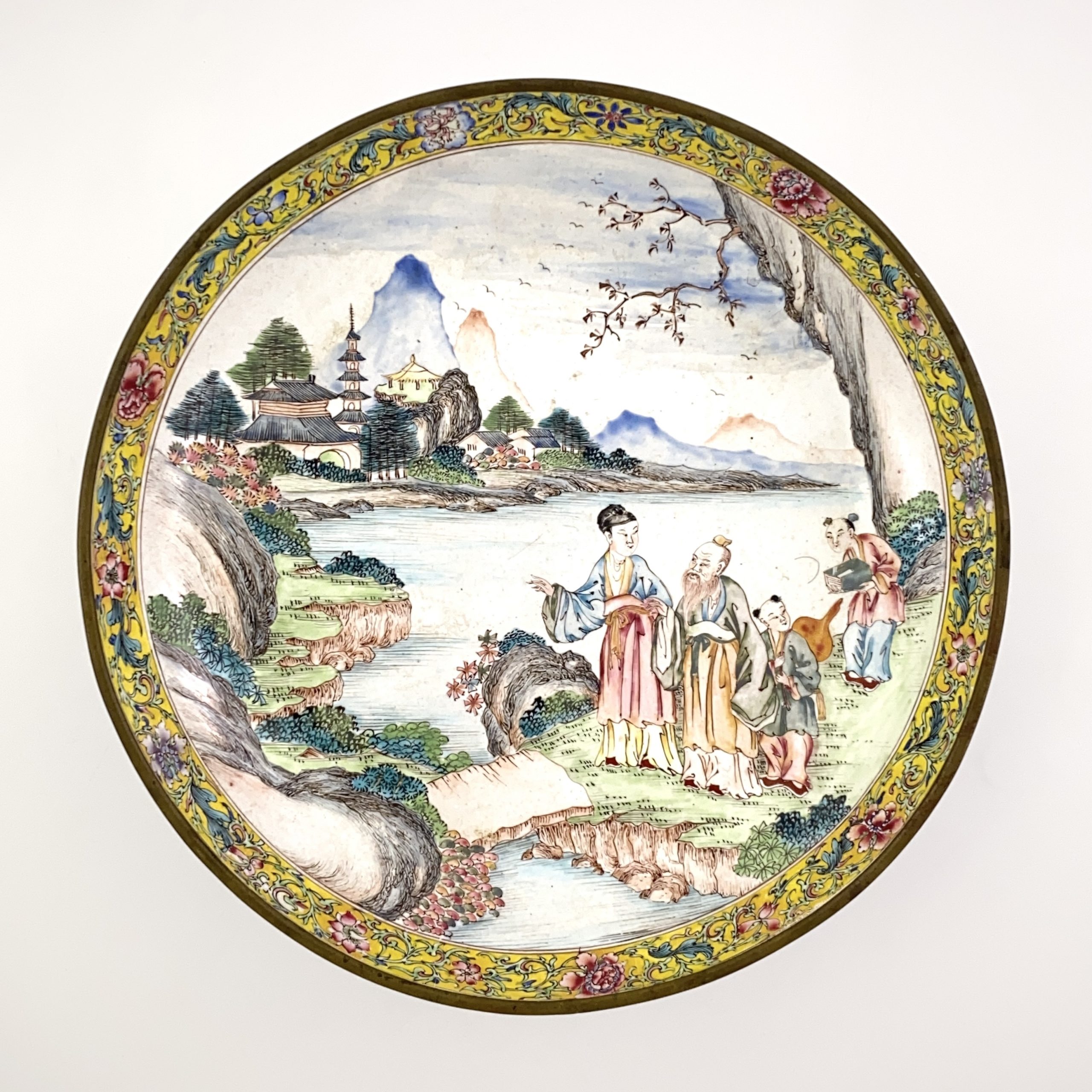 30359	清 銅胎琺瑯 画山水人物紋 盤