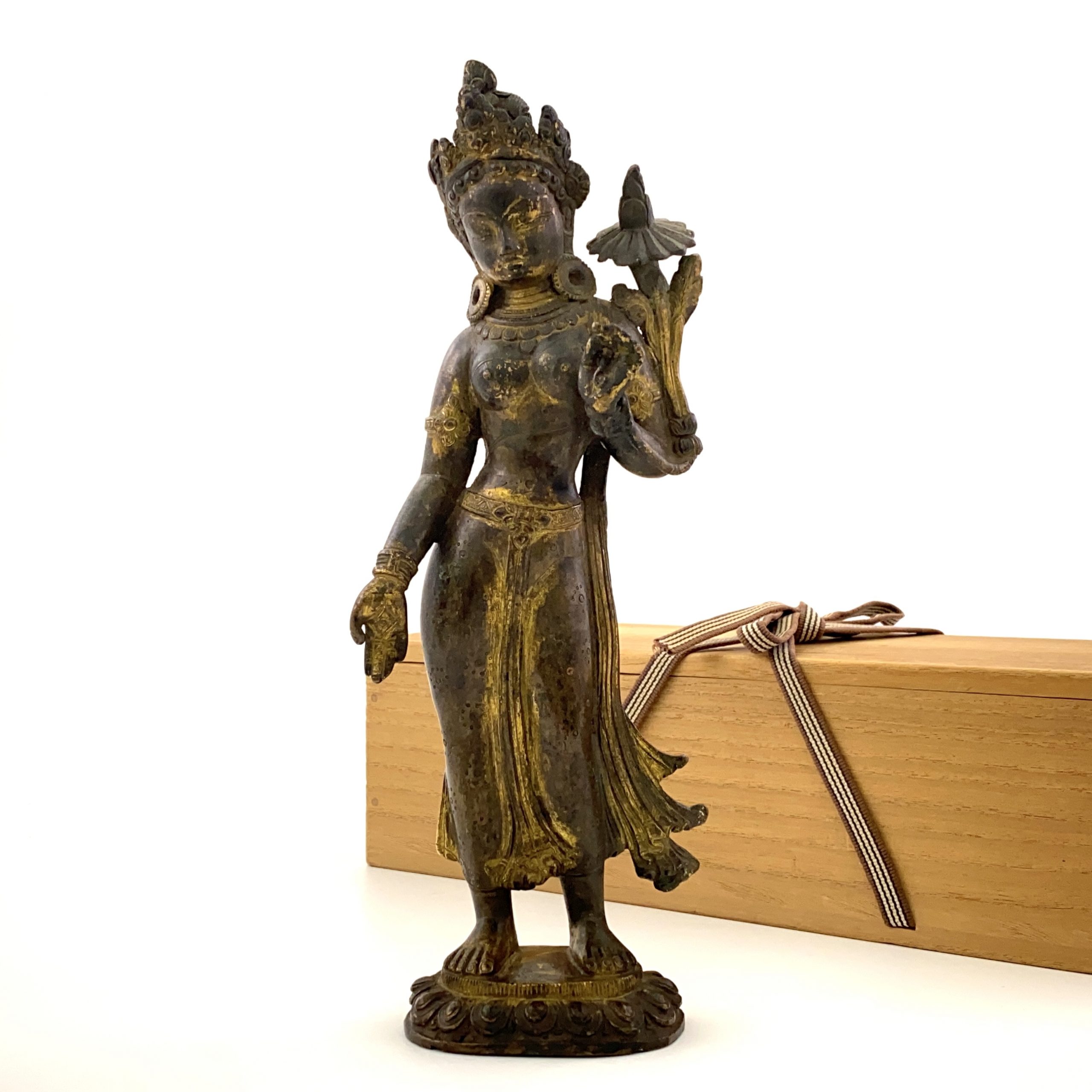 30525	西蔵十六/十七世紀 銅鎏金 弥勒菩薩立像