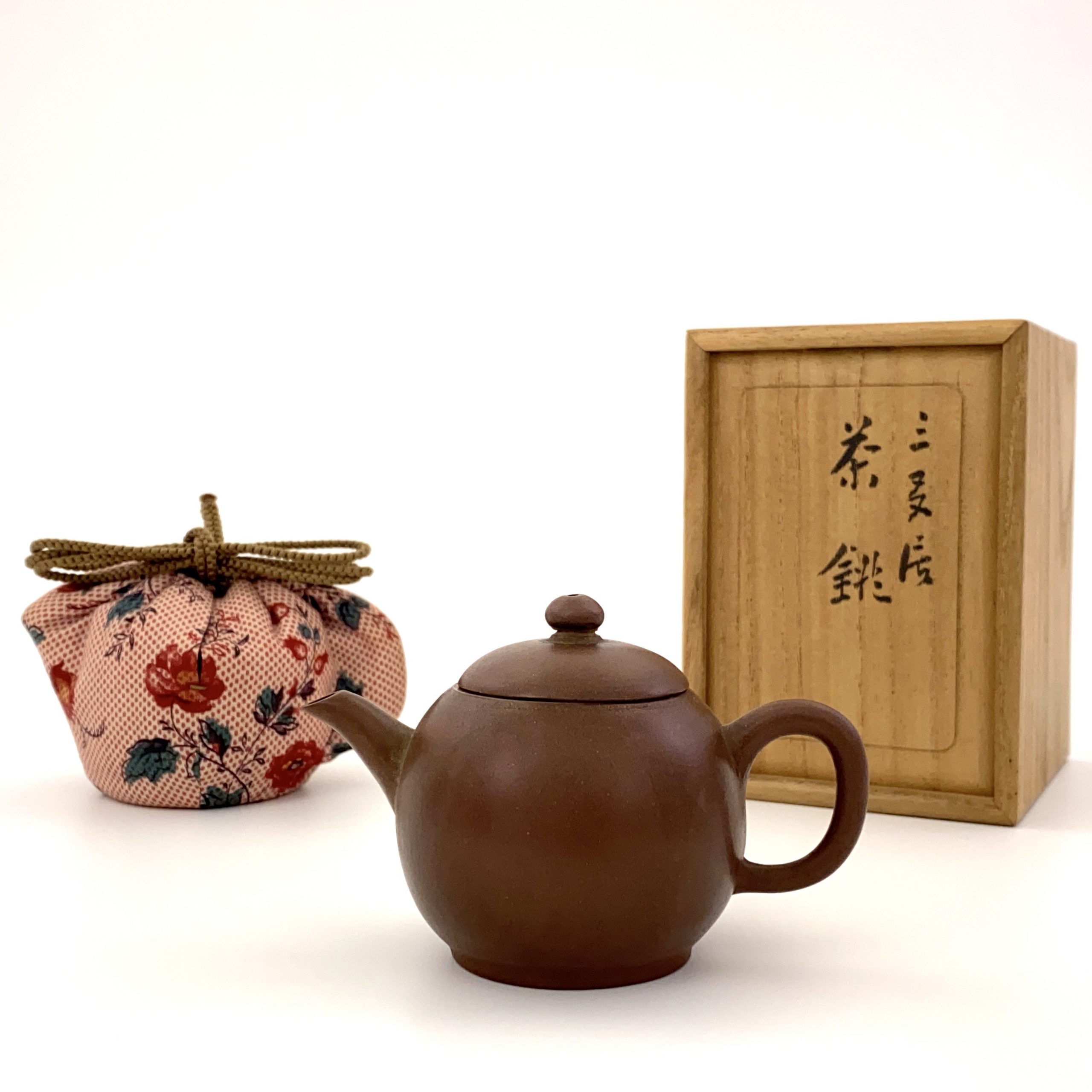 30088	清「三友居」款 紫泥茶壺