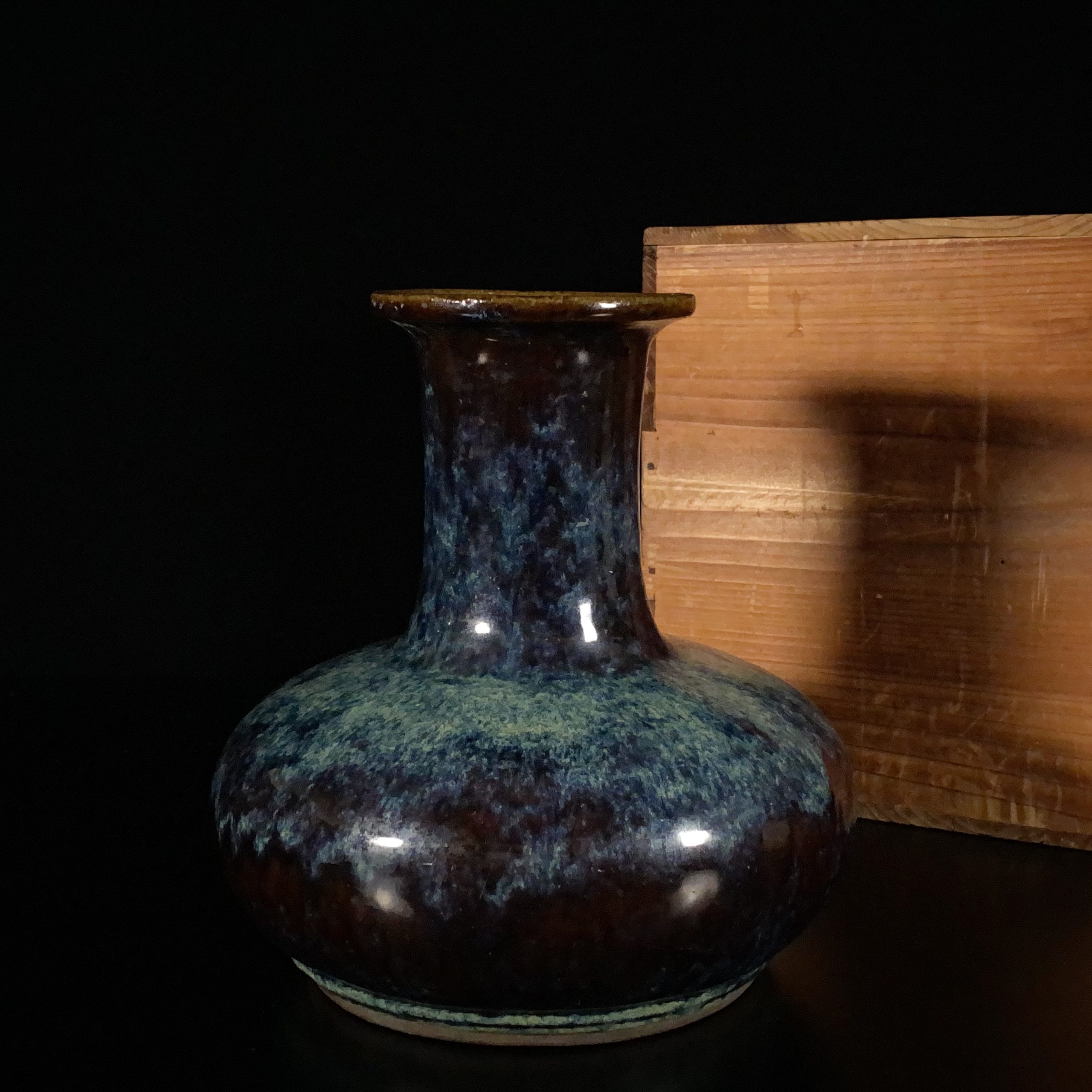 30096	清中期 在印 宜興海鼠釉 瓶