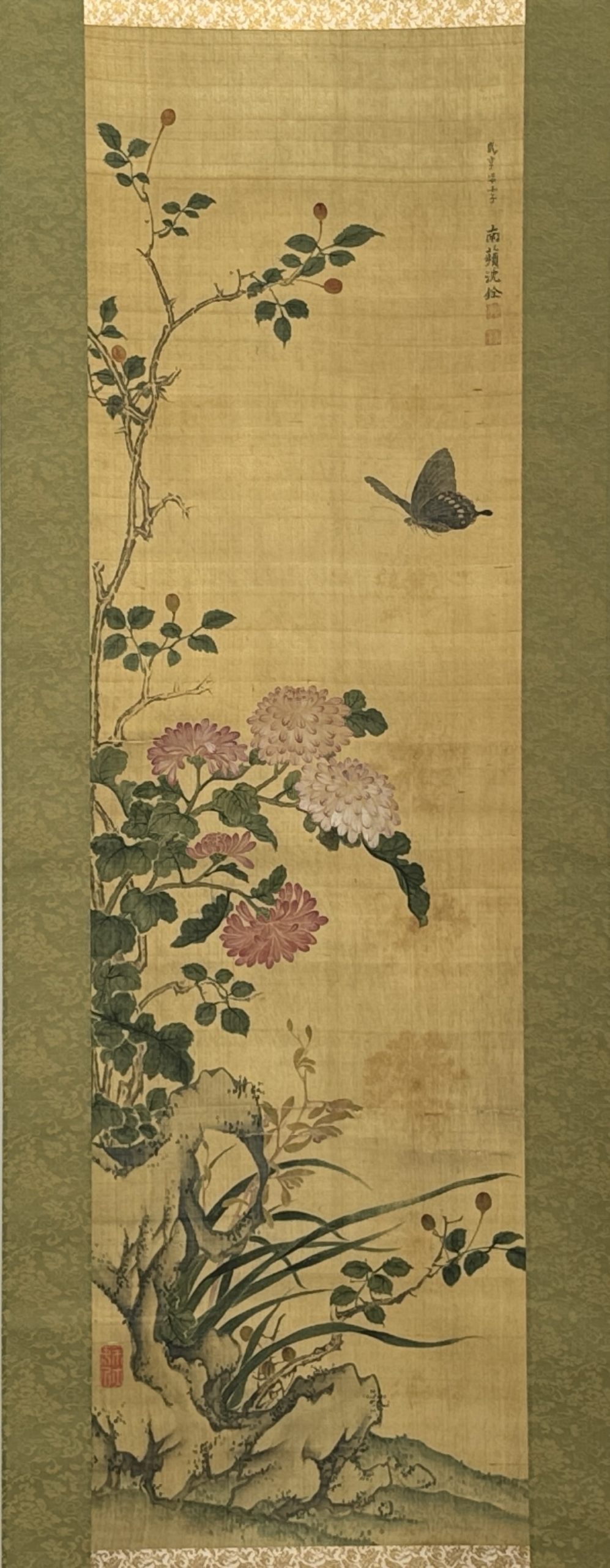 31672	「沈銓」画 花蝶図 軸	103×30㎝