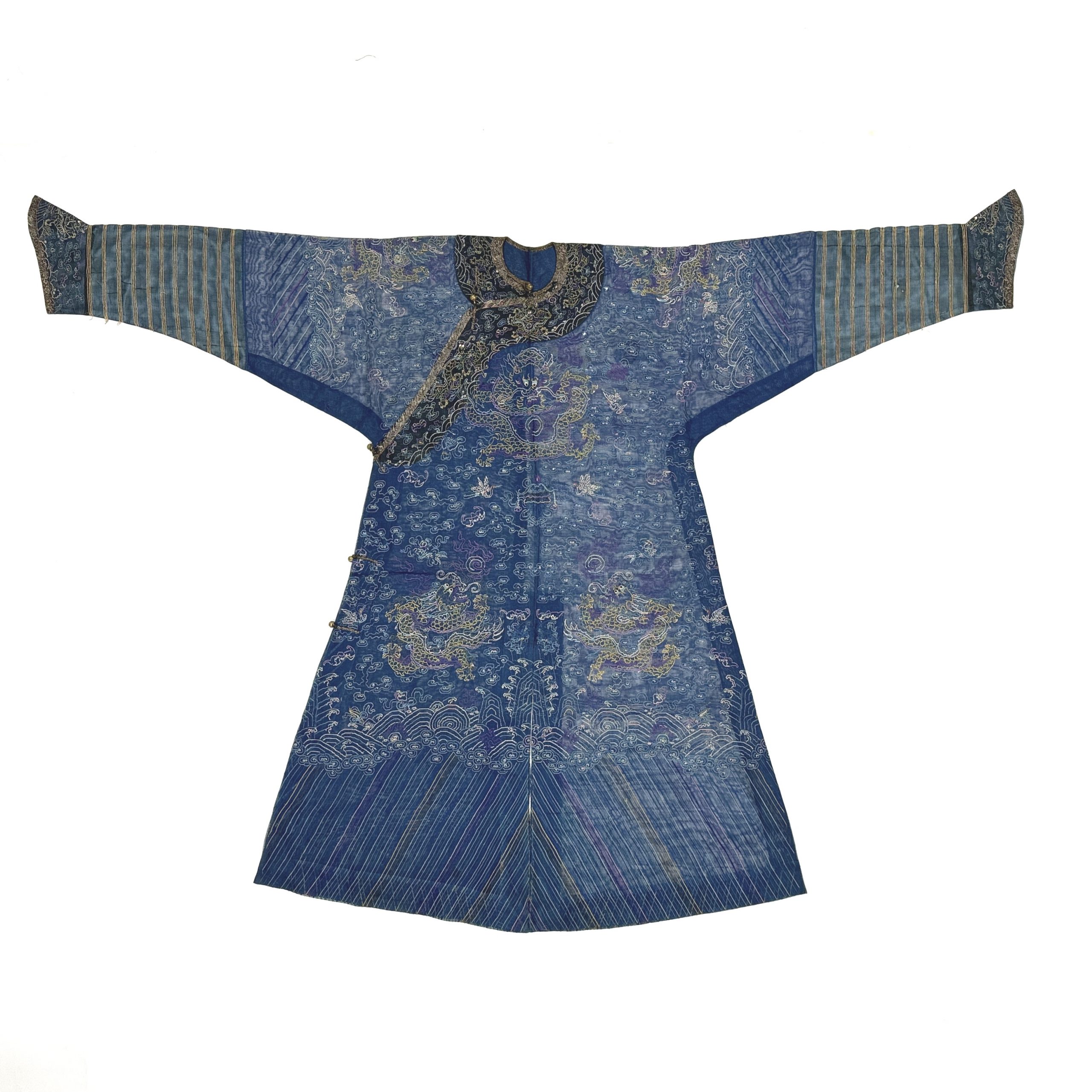 34294	清 藍地雲龍紋 錦 吉服袍	134×196㎝