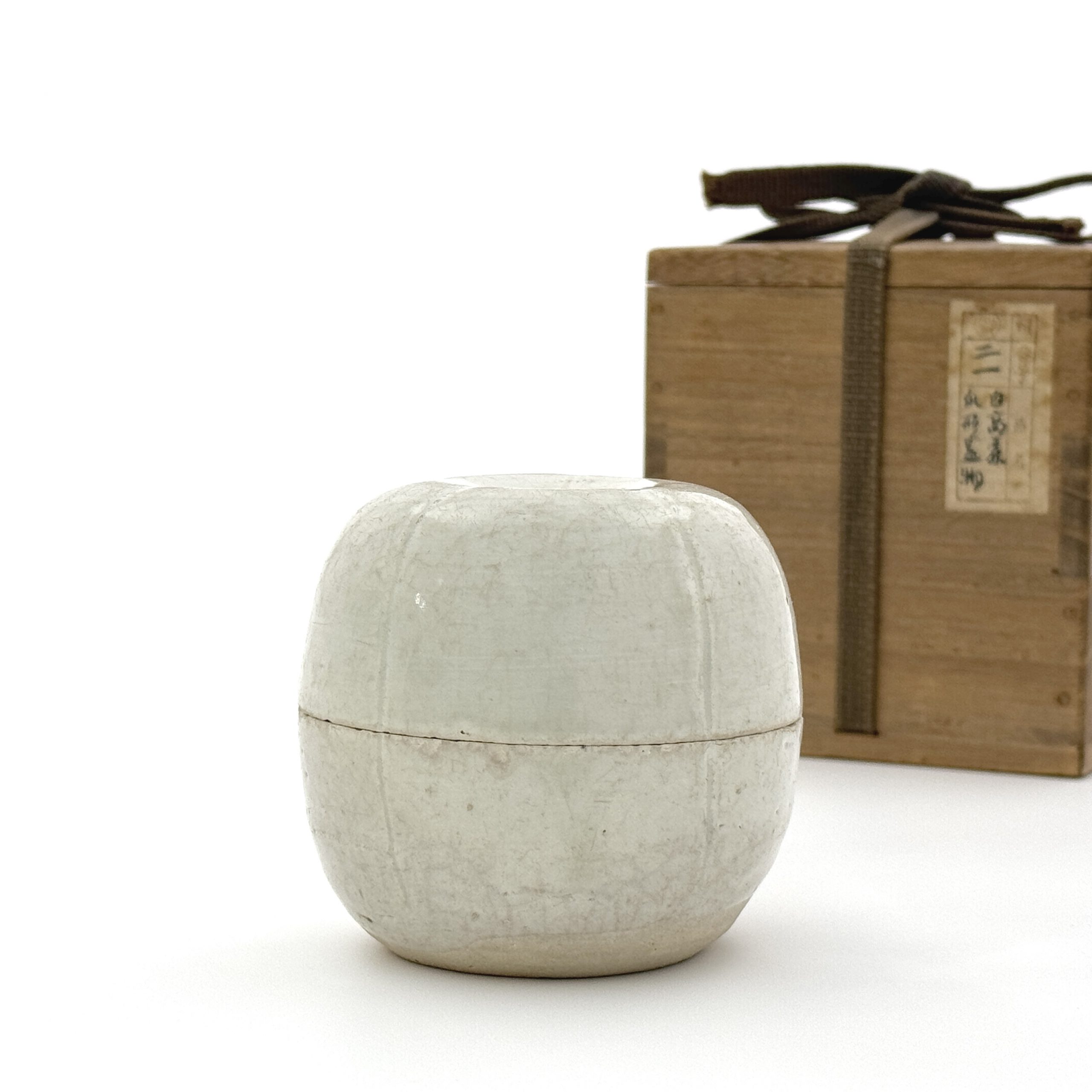 34041	南宋 青白磁 瓜形 蓋盒 秦峰男収蔵品