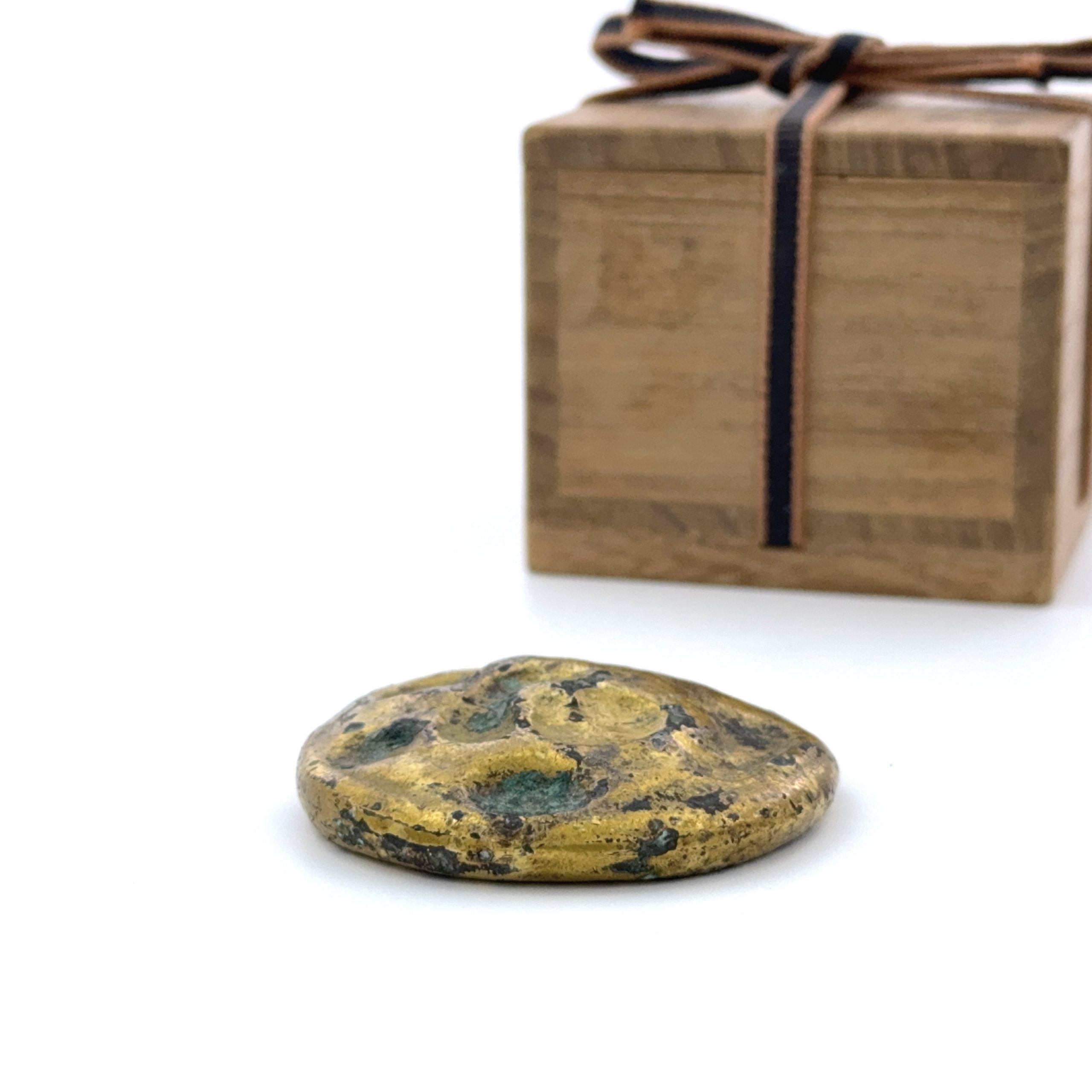 35010	漢 青銅鎏金 餅   Lot1～53秦峰男収蔵品