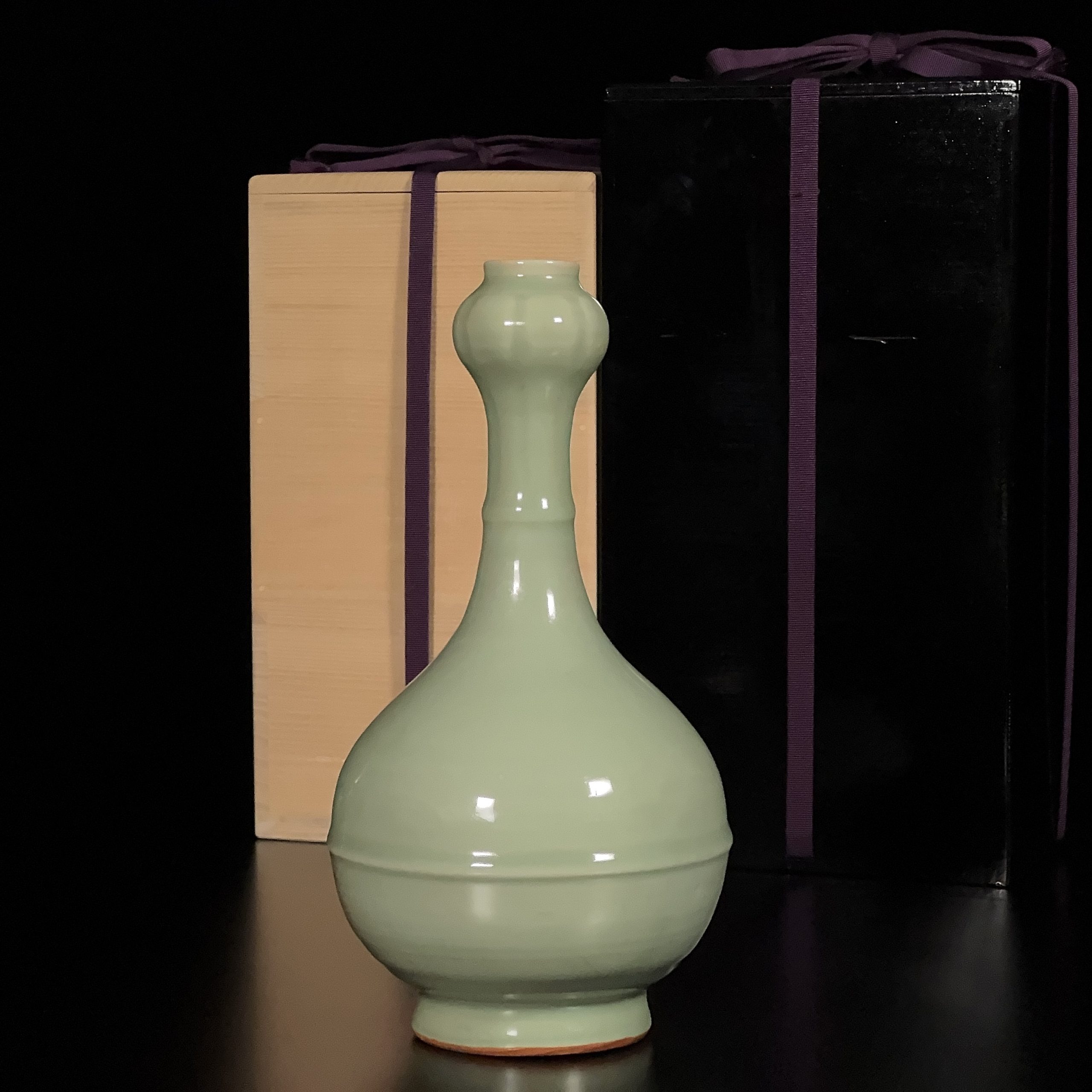 35102	元/明 龍泉窯 蒜頭瓶