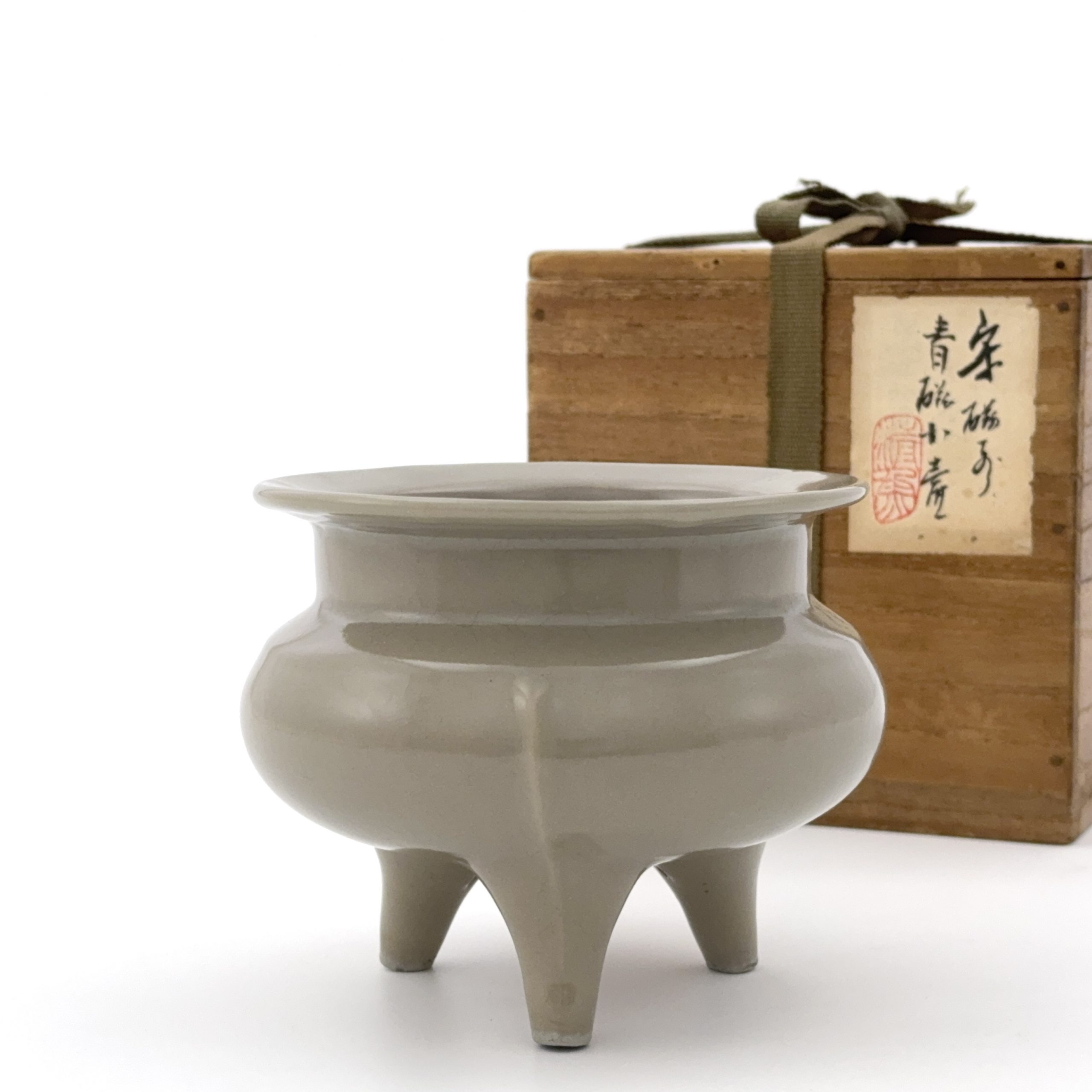 35114	青磁 鬲式爐