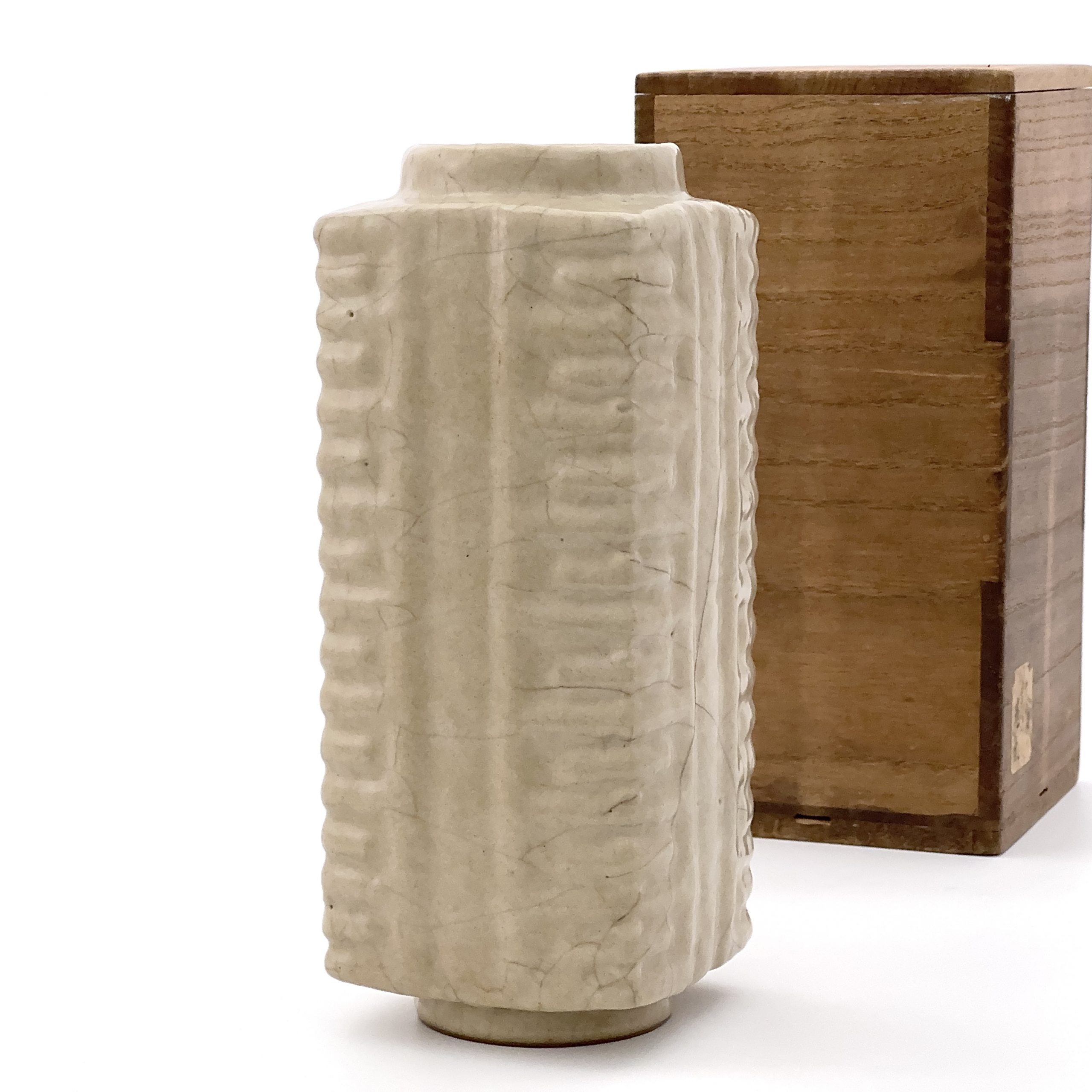 35123	清或早期 哥窯 琮式瓶