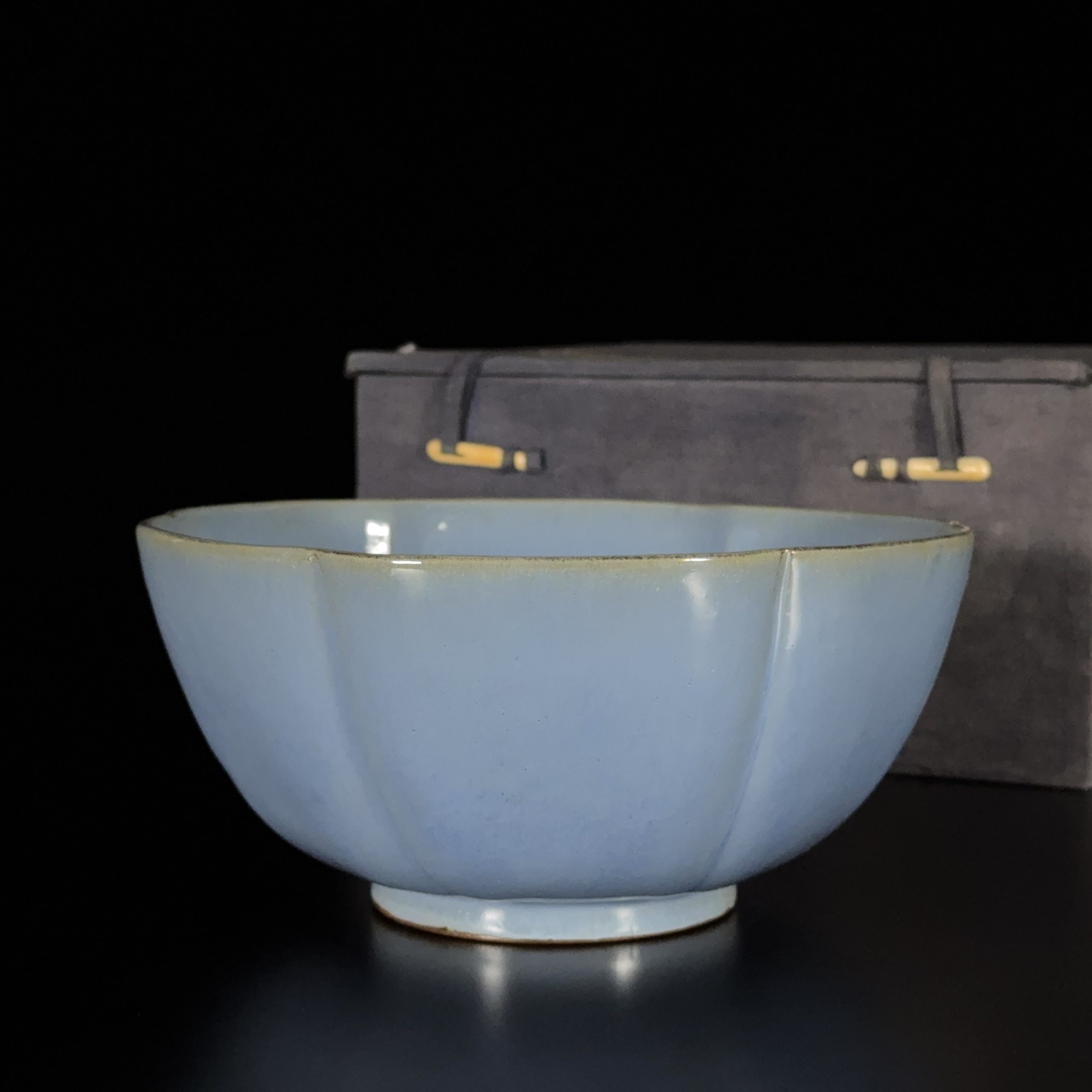 35133	清中期 宜興鈞釉 輪花碗