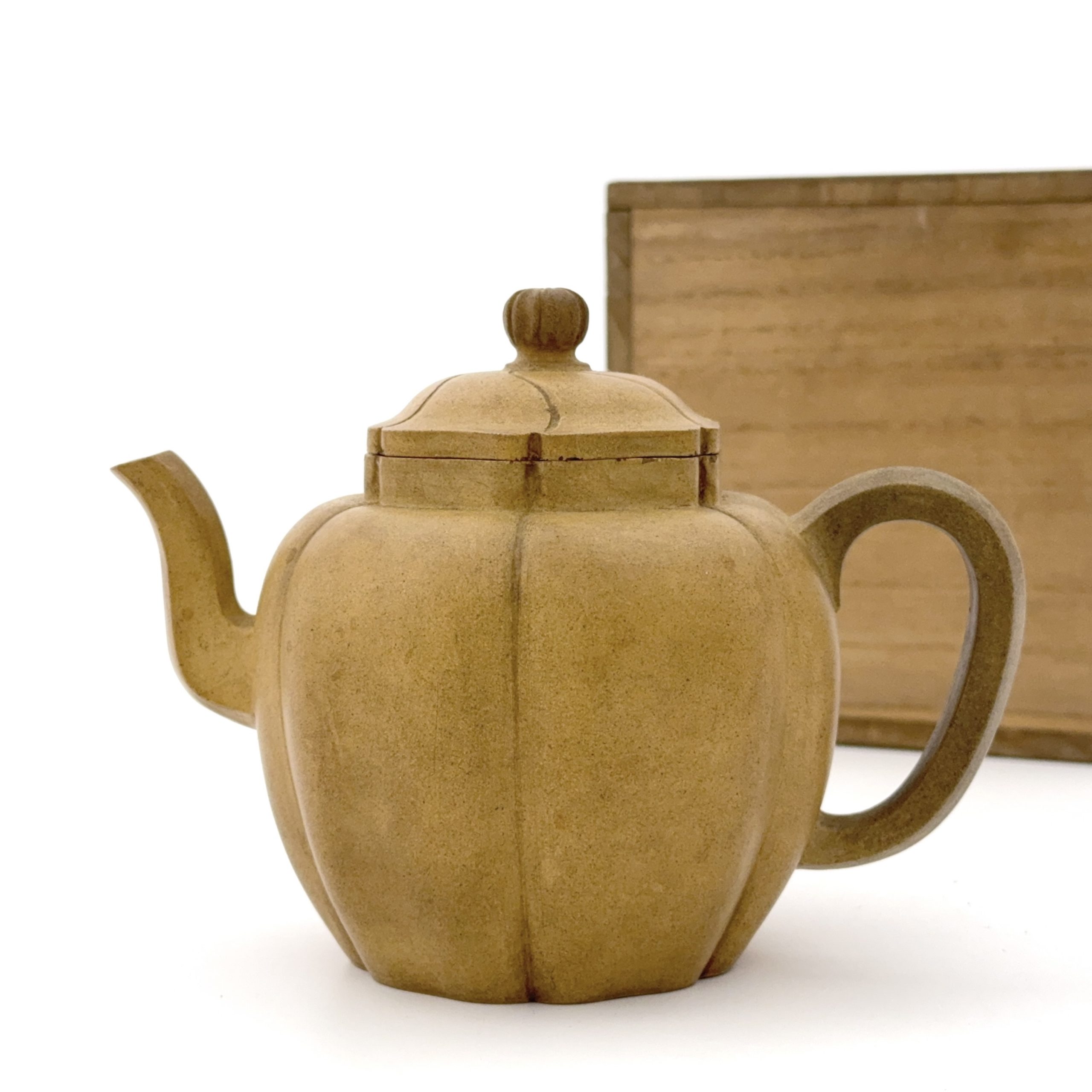 35140	清中期 白泥 輪花茶壺