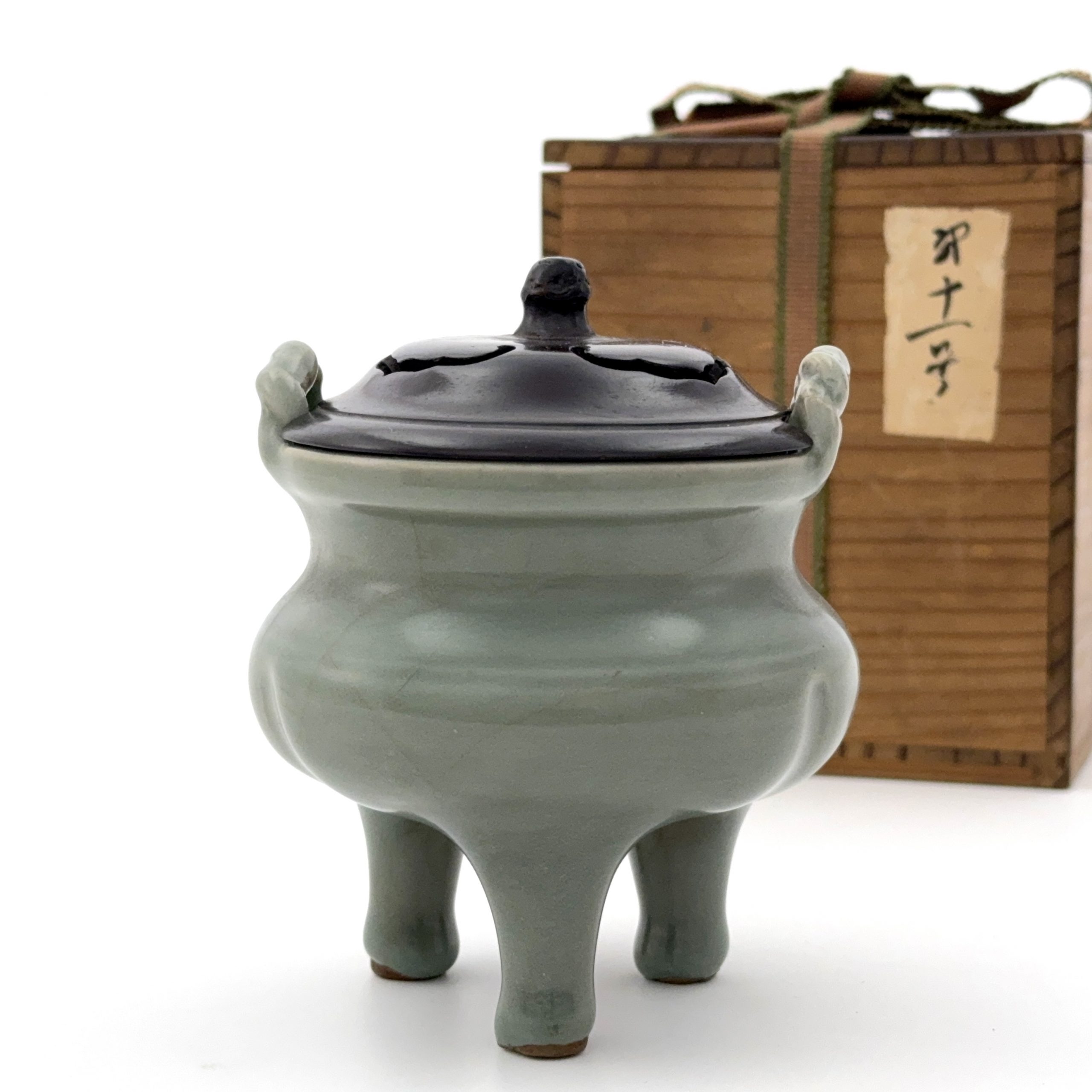 35141	元 龍泉窯 索耳爐