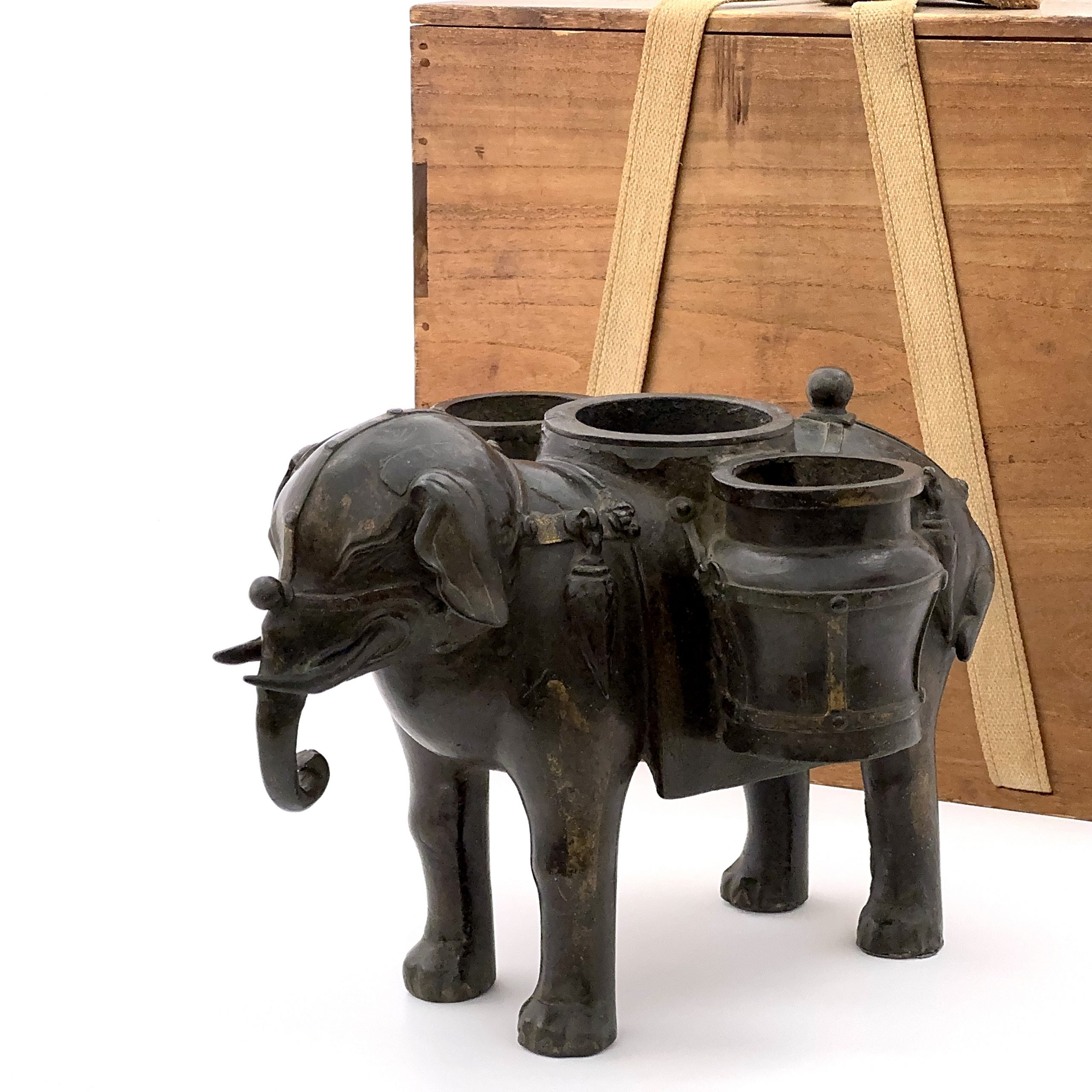 35148	明 銅局部鎏金 象形爐