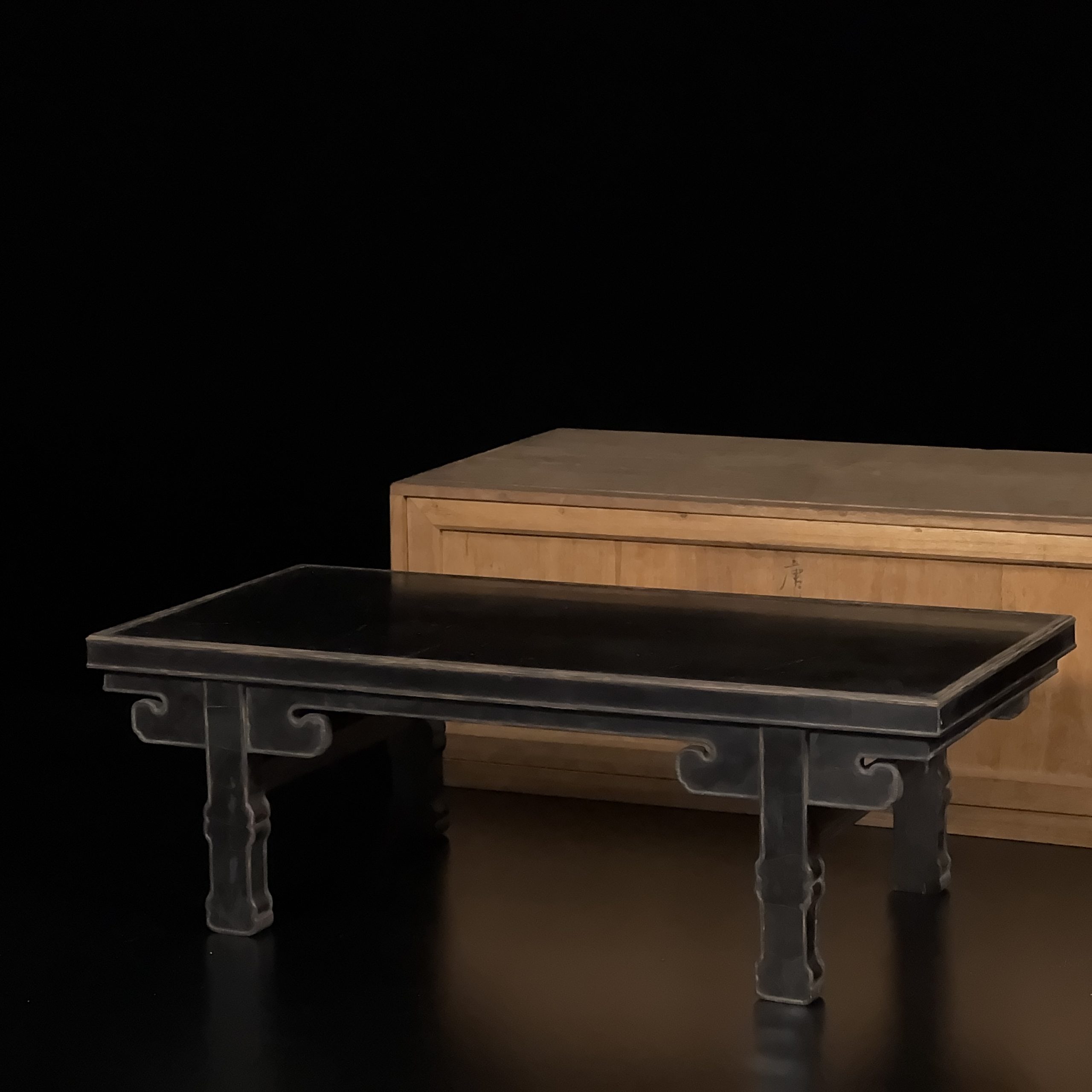 35185	清 在銘 木雕黒漆 桌