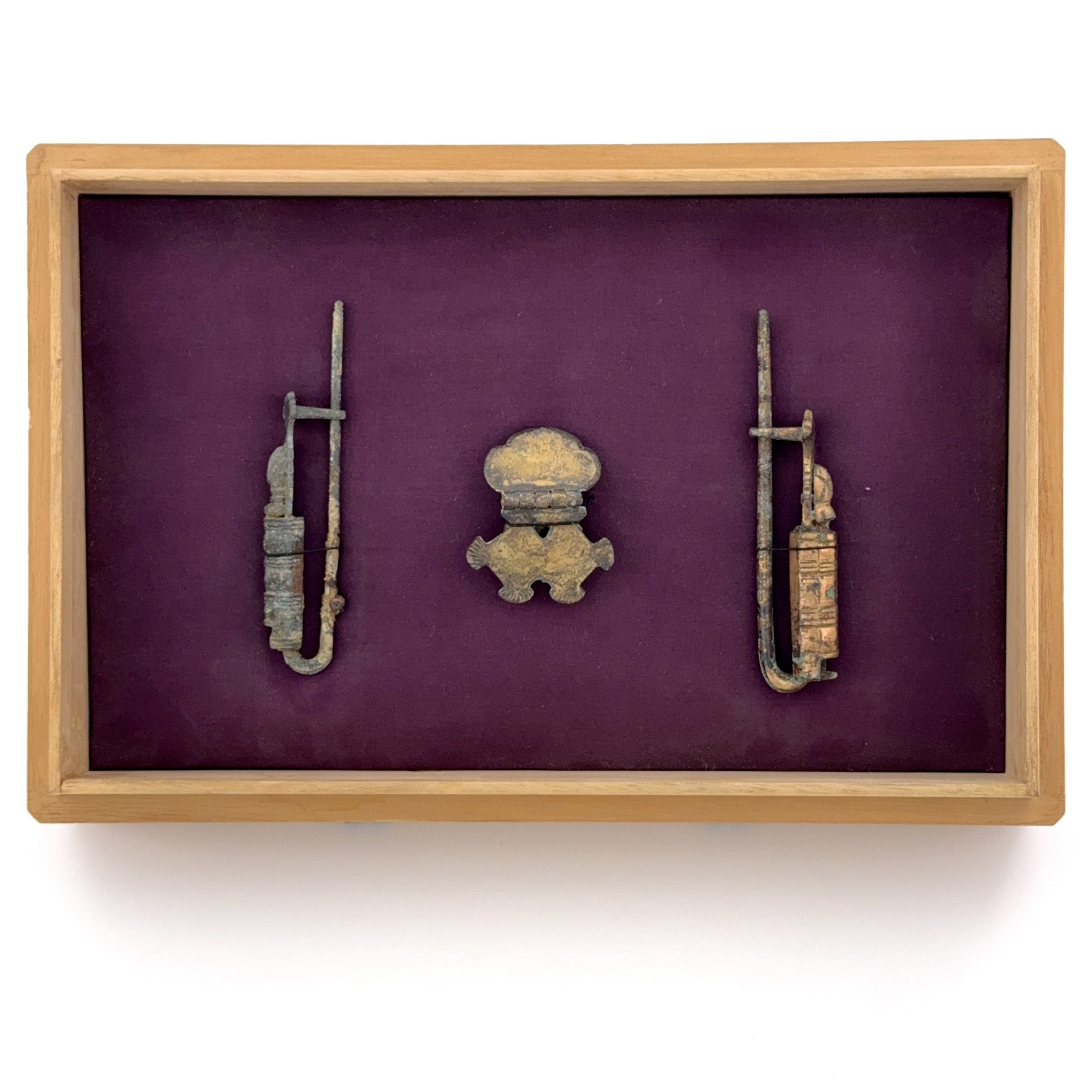 35027	唐 青銅鎏金 金具計3件  Lot1～53秦峰男収蔵品