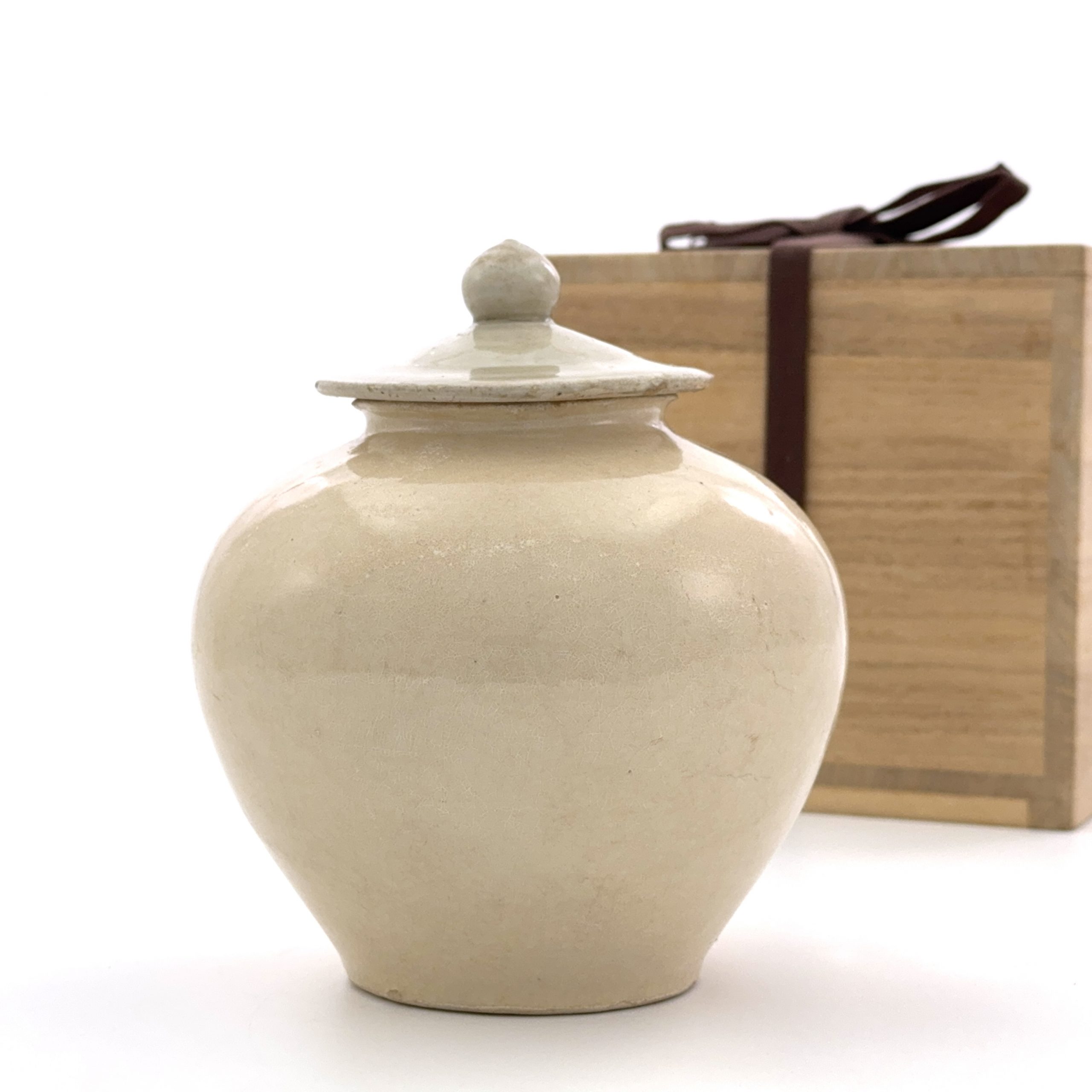 35036	唐 白磁 蓋瓶  Lot1～53秦峰男収蔵品