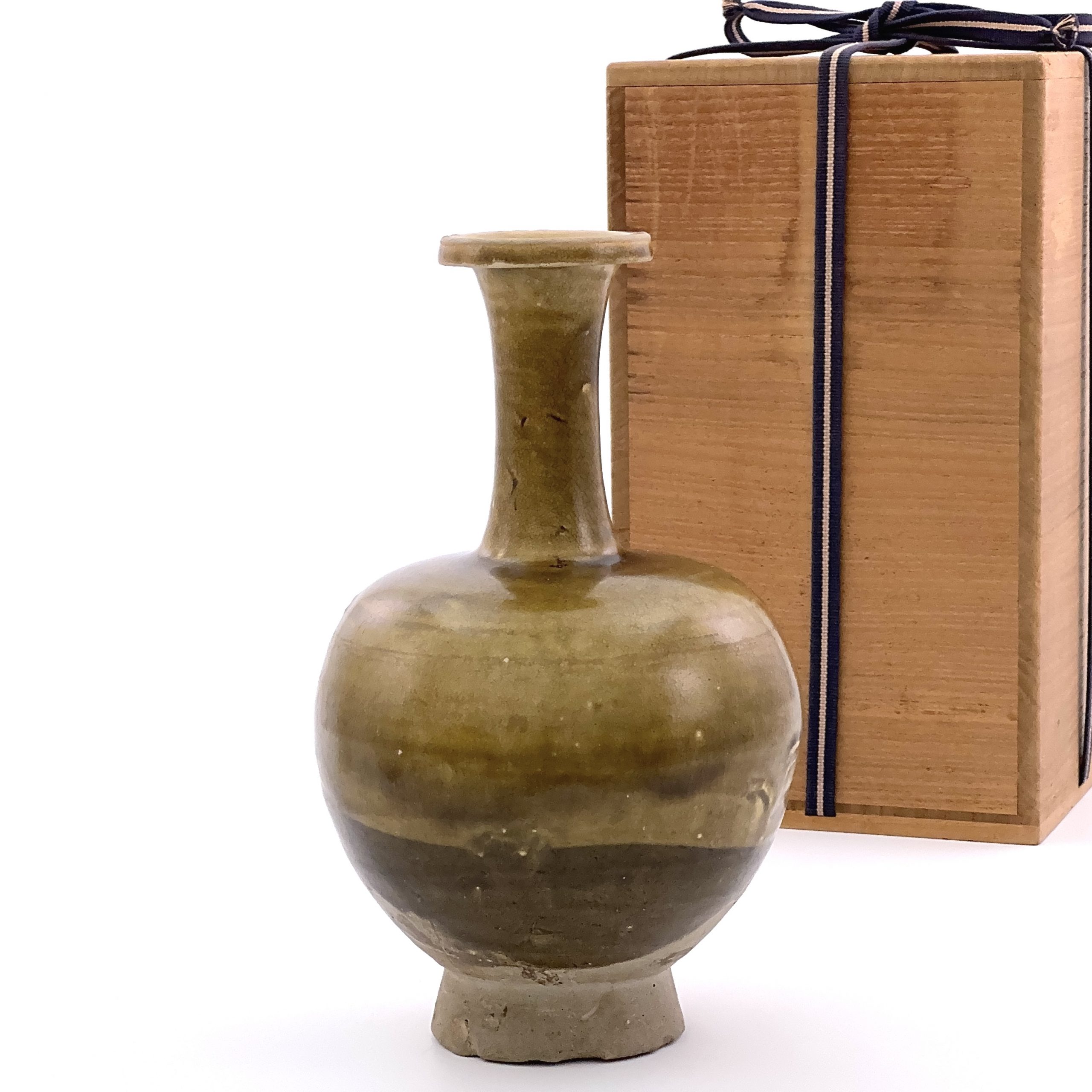 35038	六朝 黄釉 瓶  Lot1～53秦峰男収蔵品