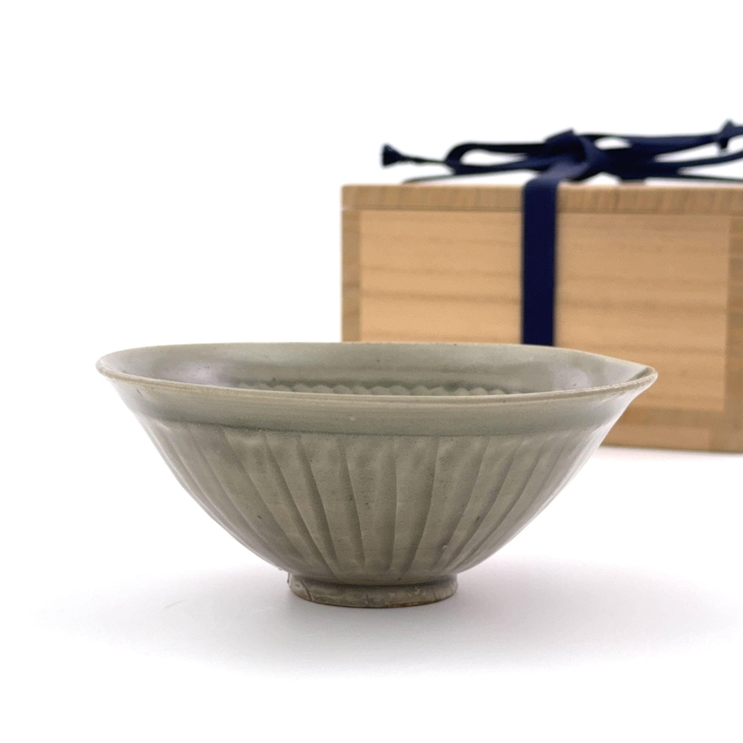 35046	北宋 耀州窯 刻花紋 碗   Lot1～53秦峰男収蔵品