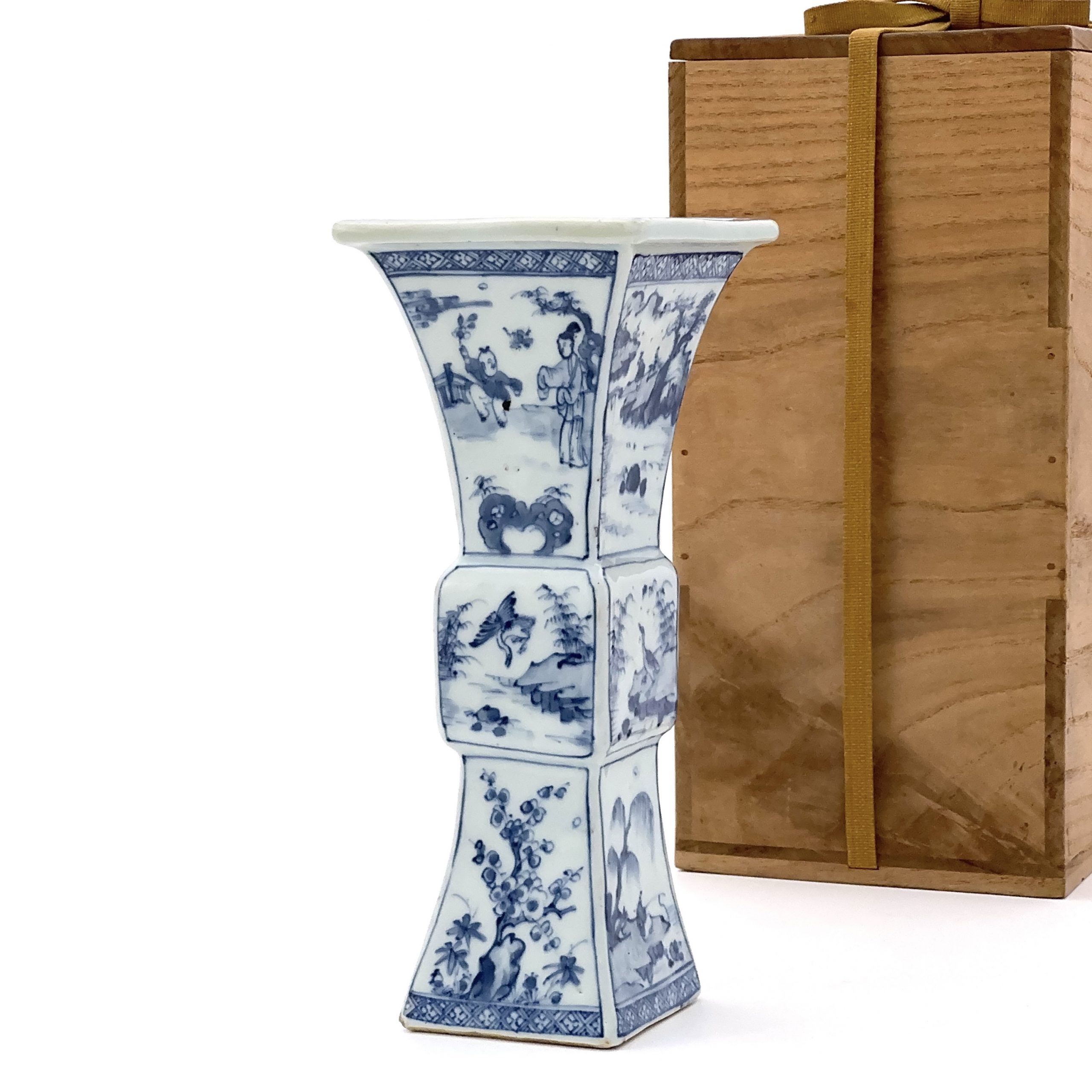 35054	清初 青花 山水人物図 尊式瓶