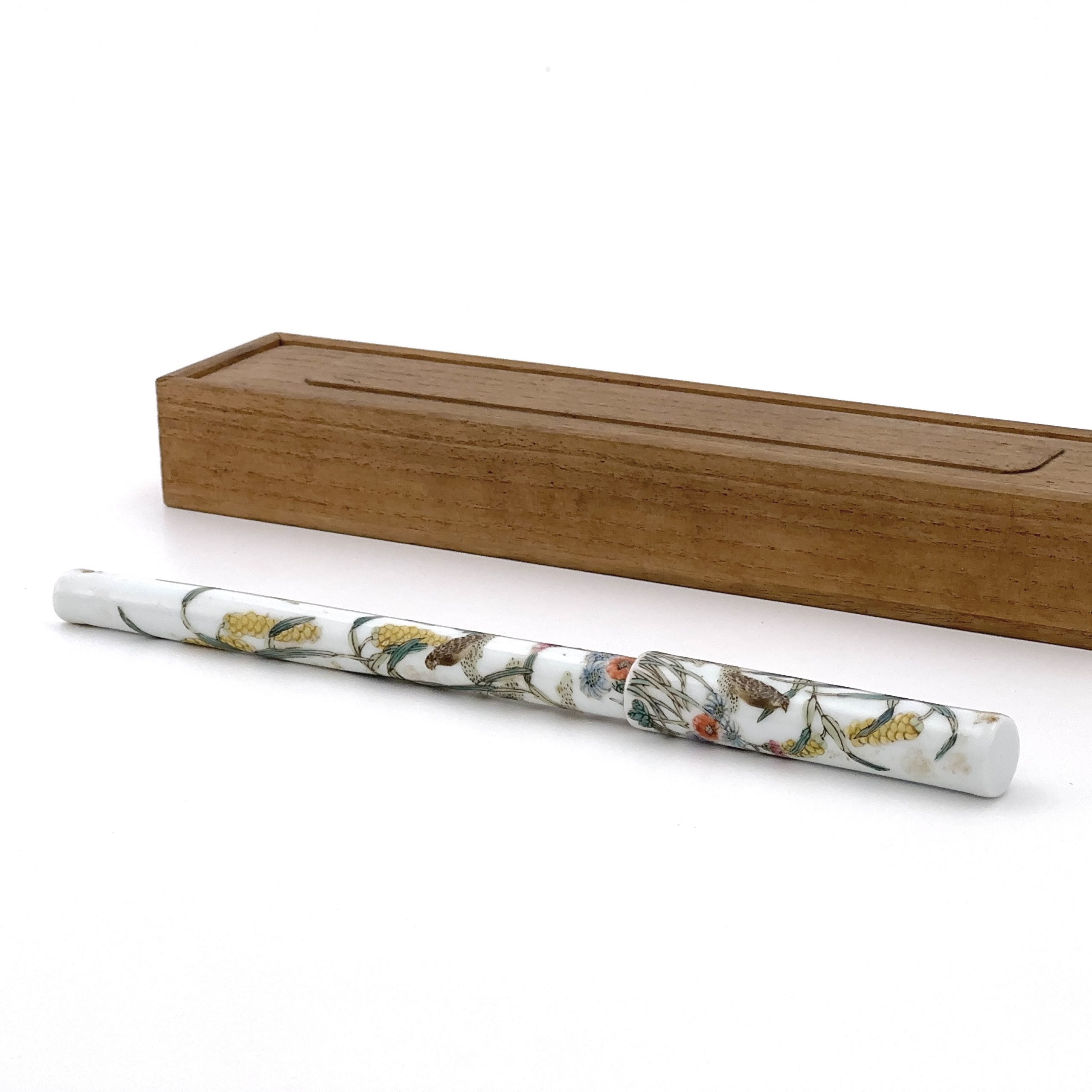 35064	「古香書屋」款 粉彩 花鳥紋 筆