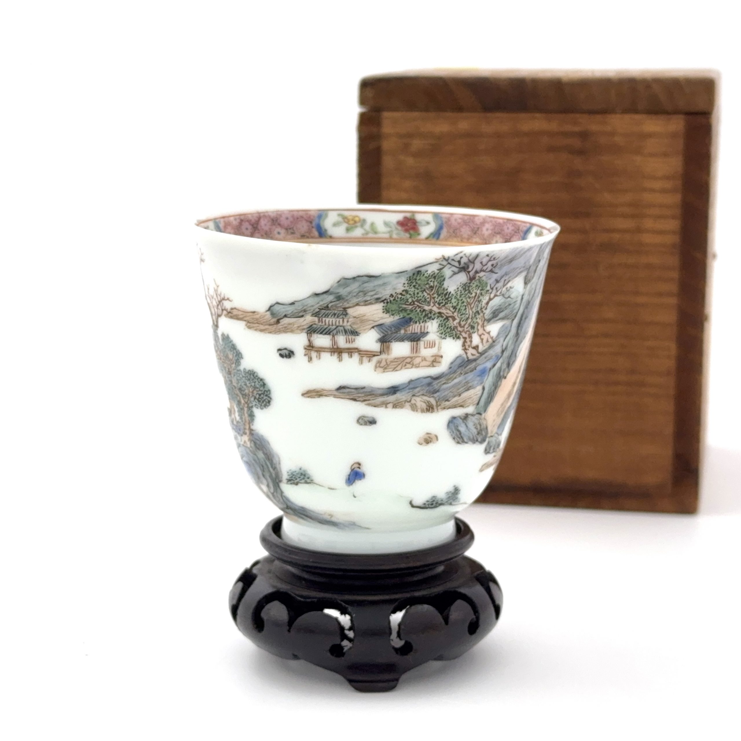 35069	清 粉彩 山水紋 杯