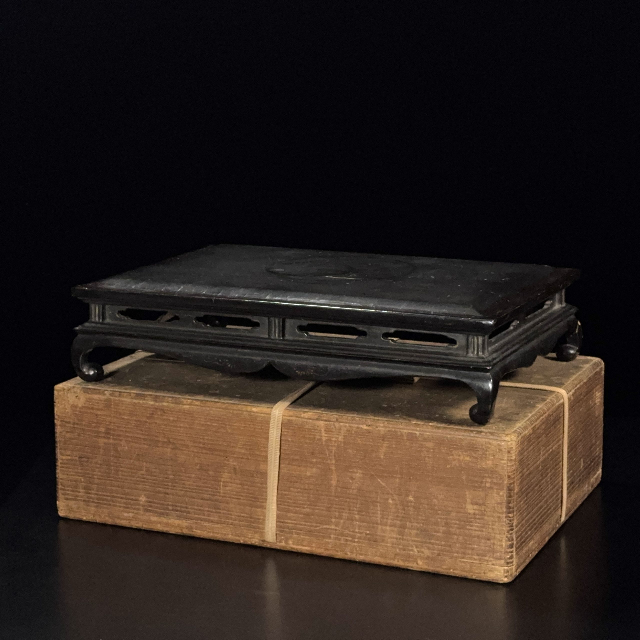 35199	明 黒漆描金 長方桌