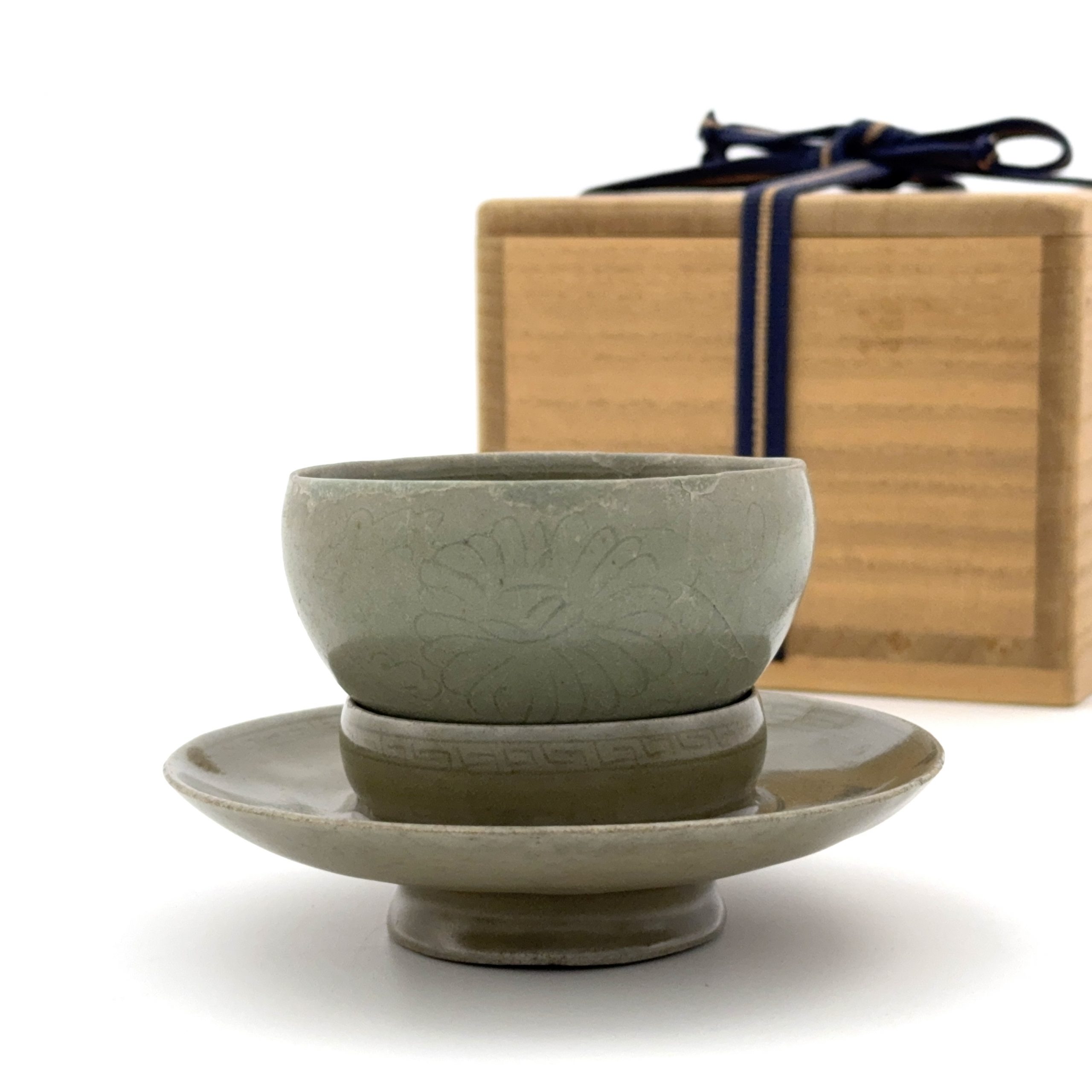 35215	高麗青磁 杯/台