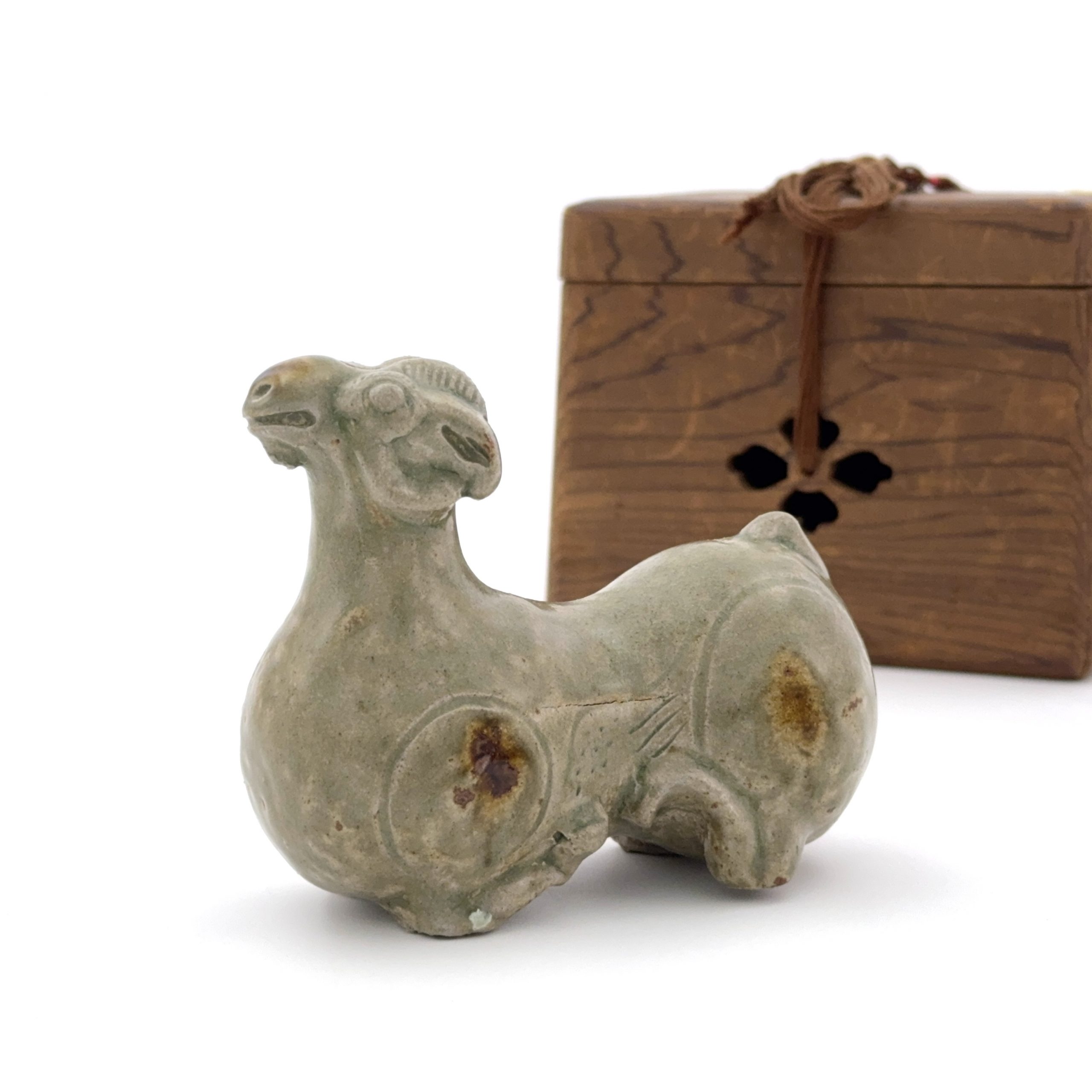 35224	西晋 越州窯 羊型水滴