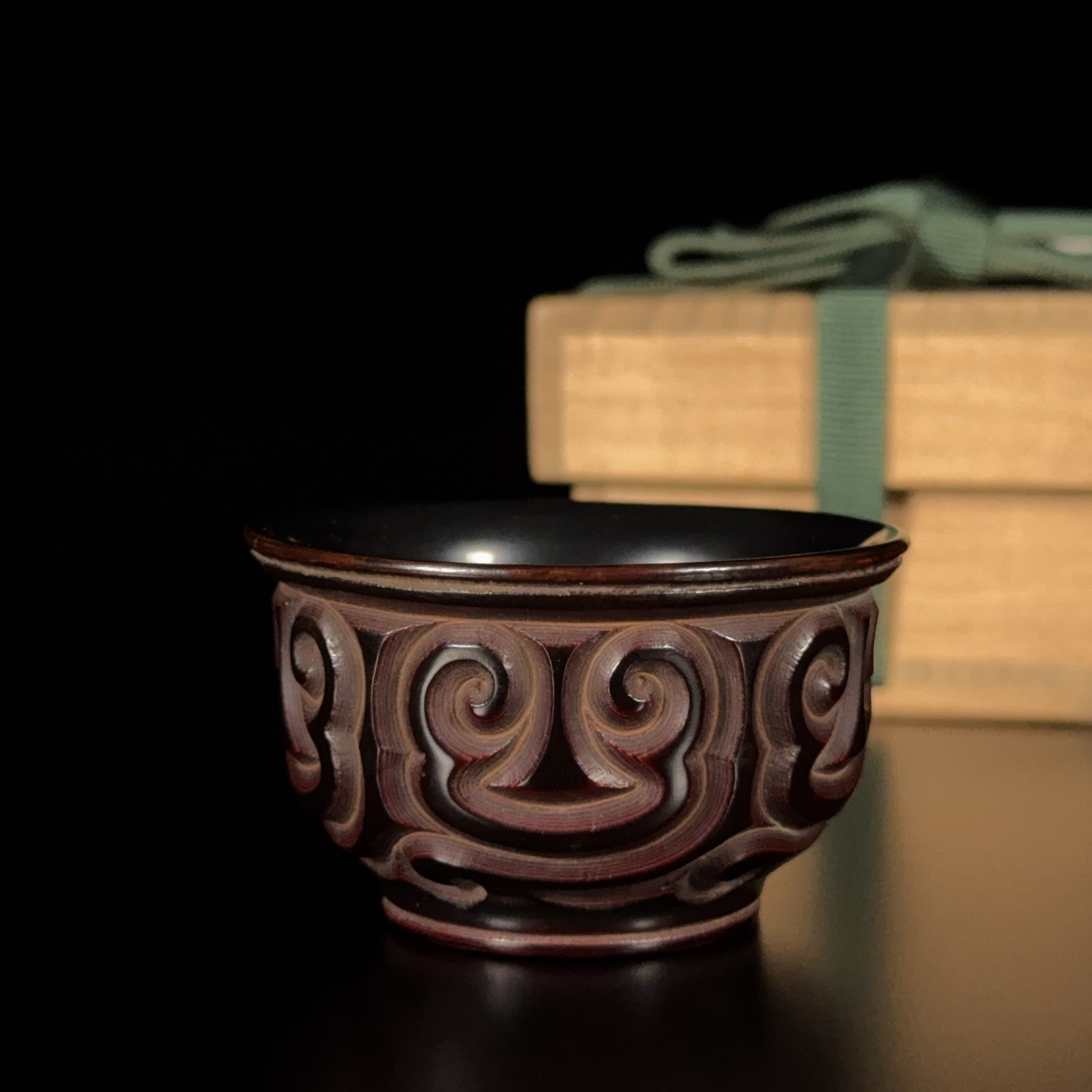 35247	明 剔犀雕 如意雲紋 杯