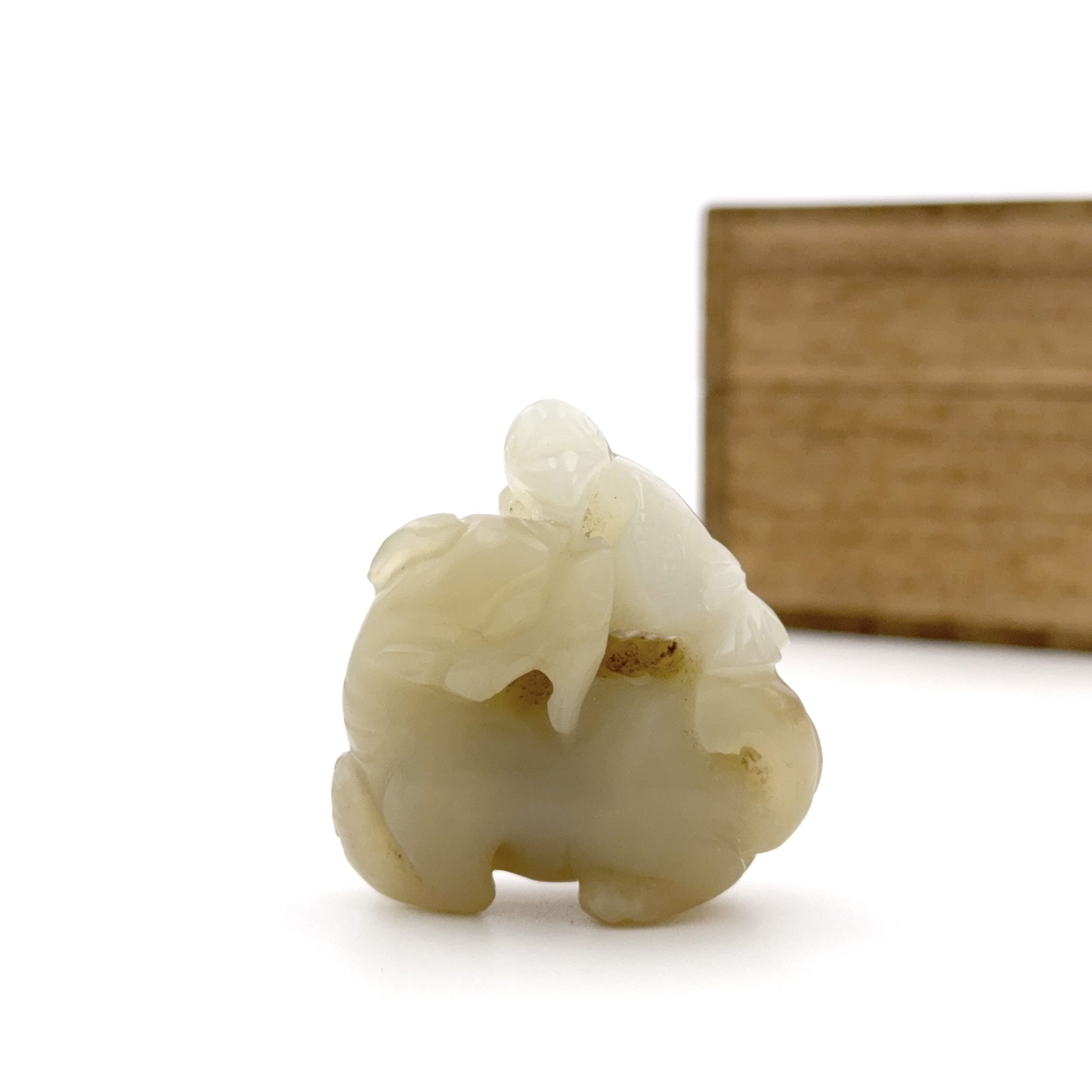 35265	清 白玉 獅子鳥擺件