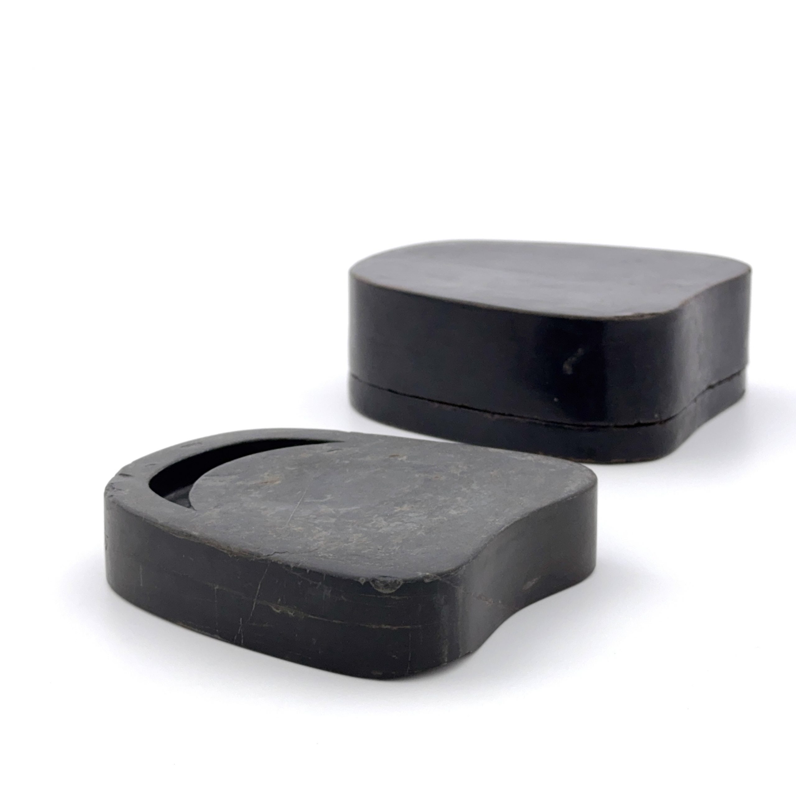 35291	「仿宋天成風字硯」歙州硯  Lot290～294同一収蔵家