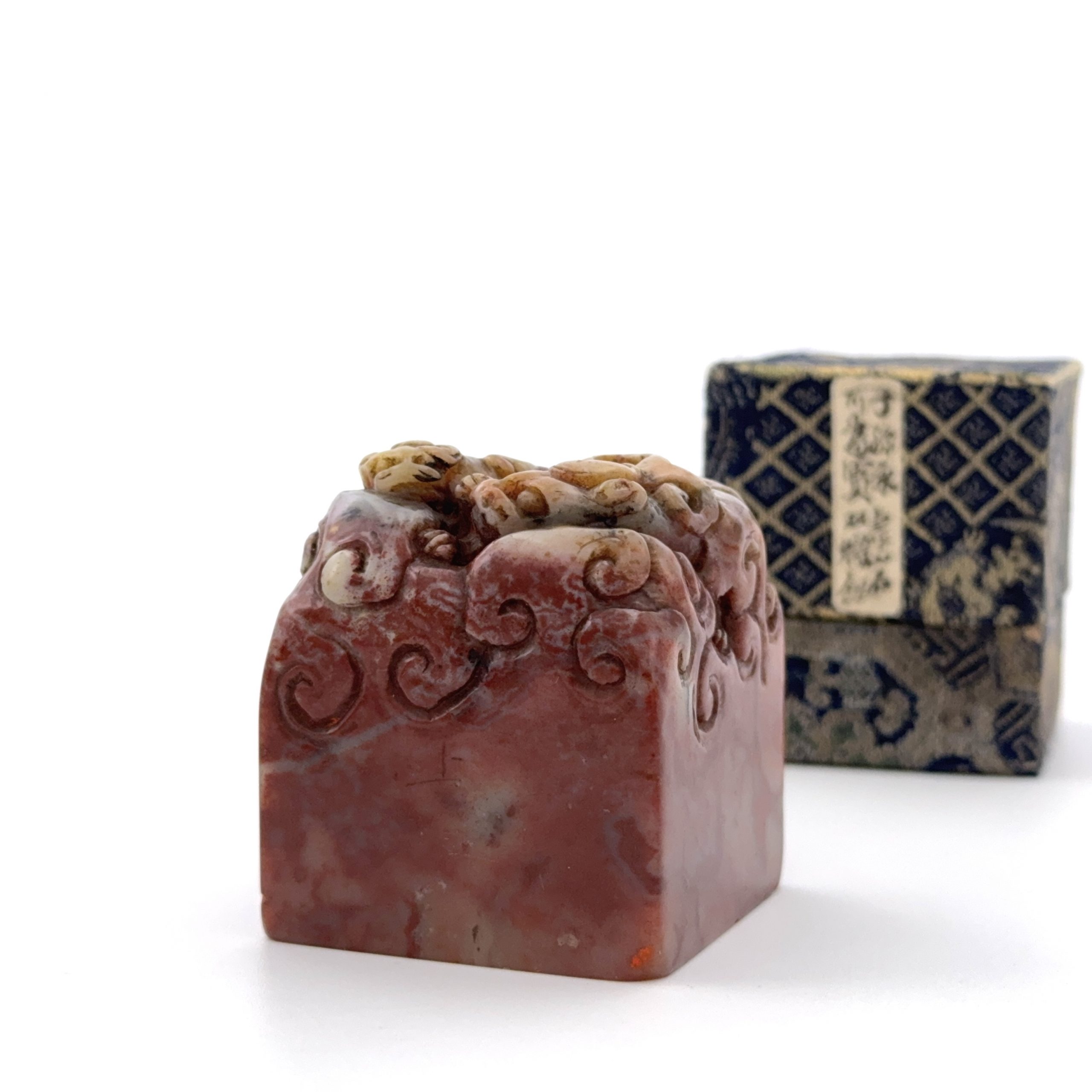 35300	寿山石雕 太獅少獅鈕印章