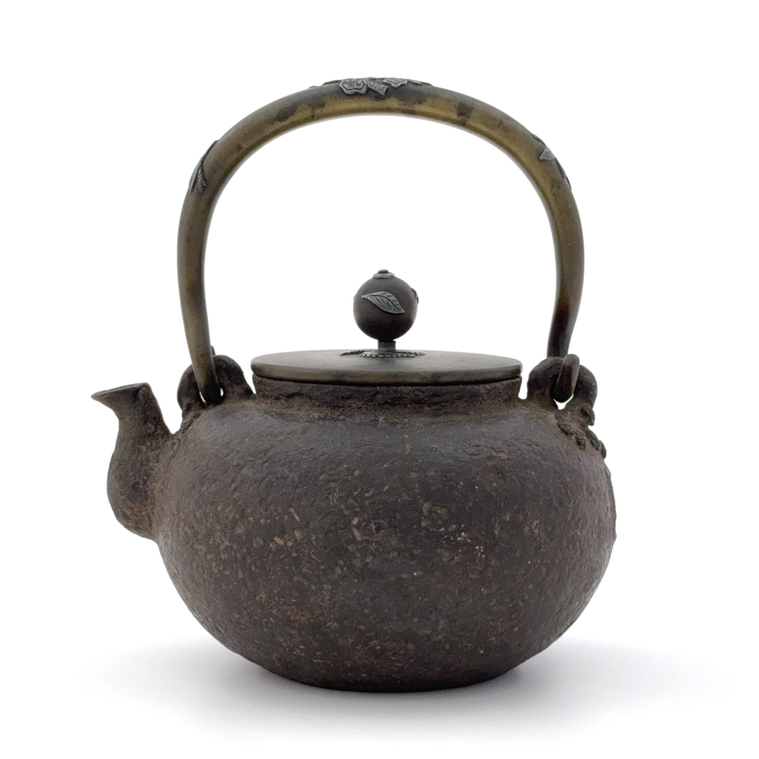 35310	「日本亀文」造 鉄錯銀 山水紋 湯沸