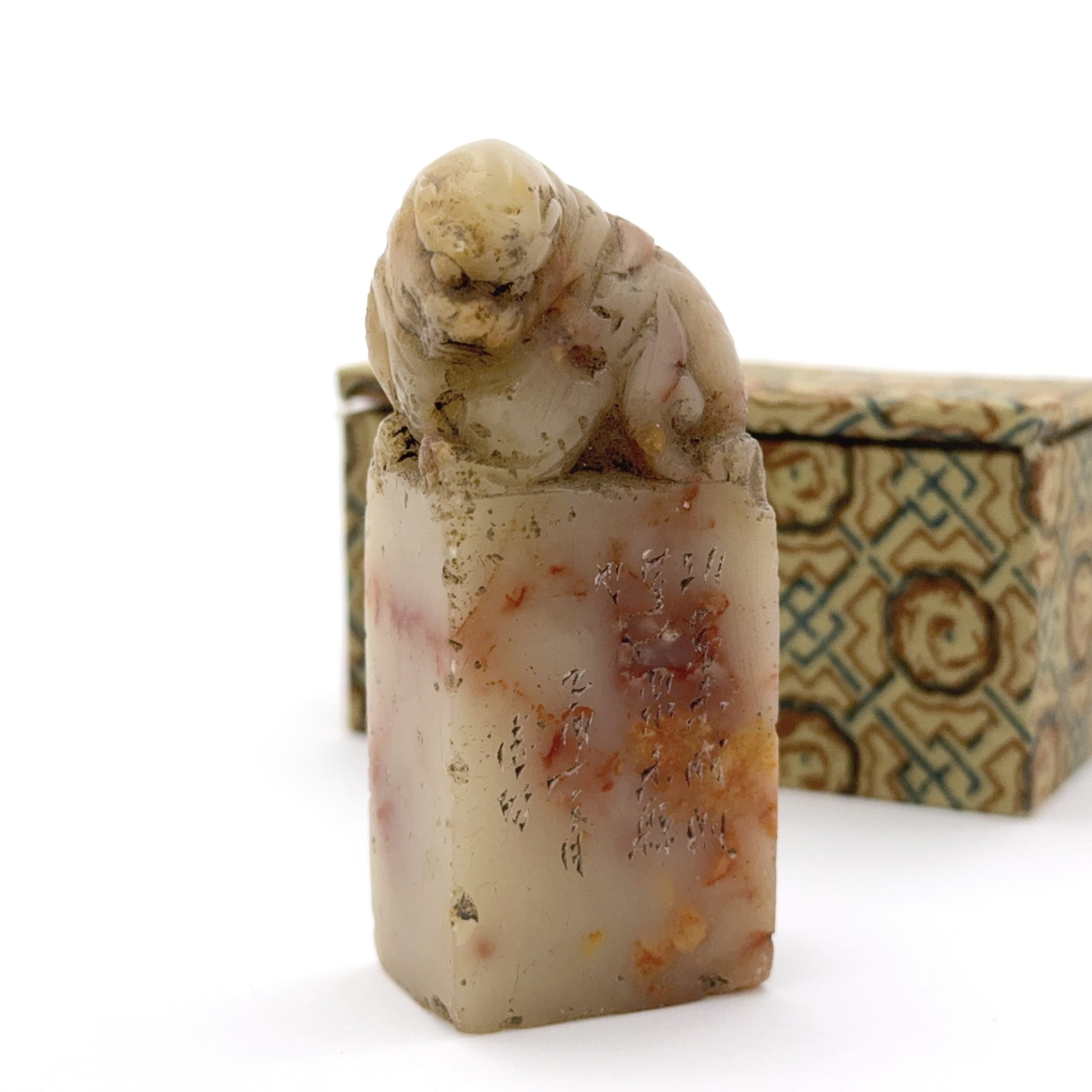 35368	在銘 寿山石雕 獅子鈕印章  Lot361～372同一収蔵家