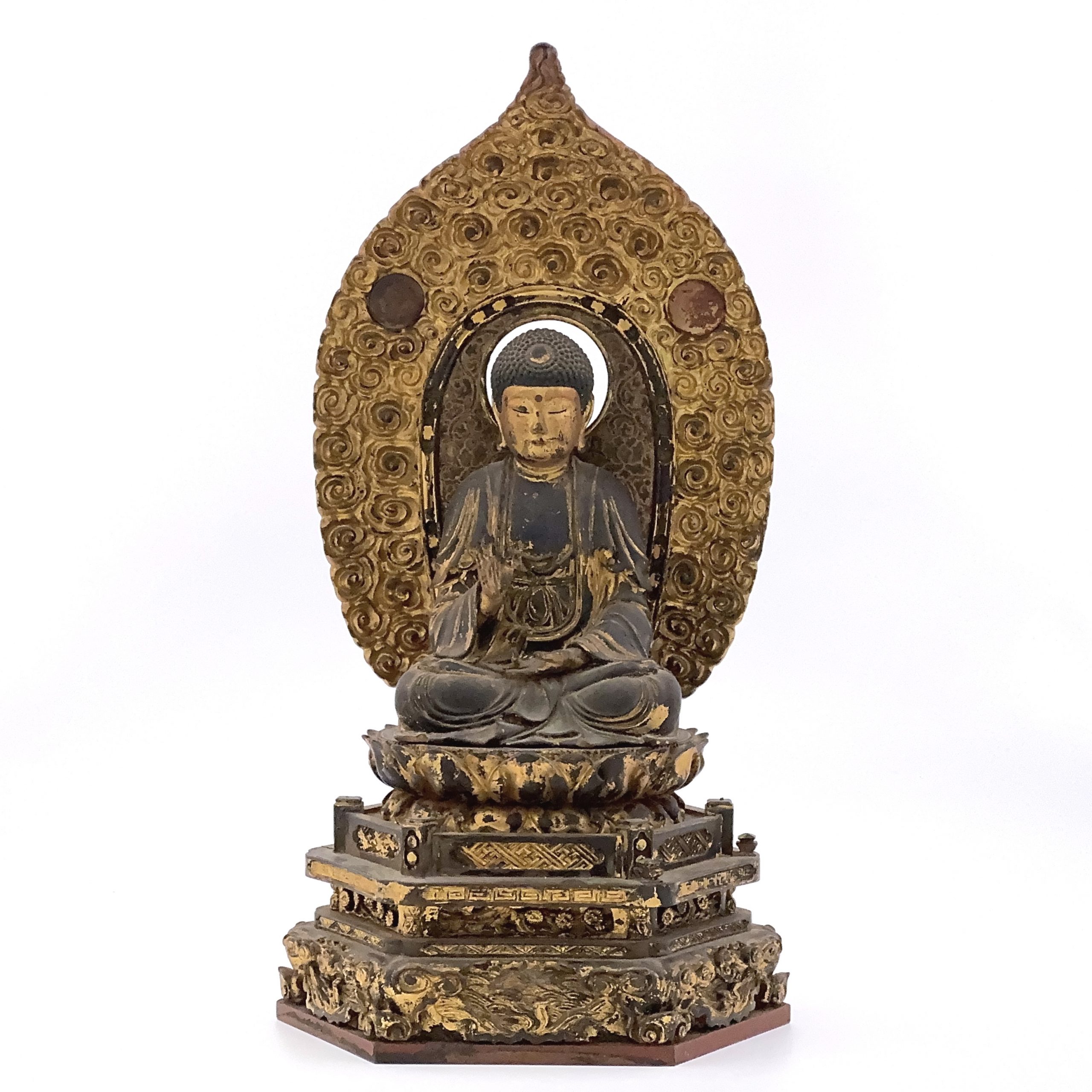 35387	十七世紀 木雕漆金 釈迦牟尼像