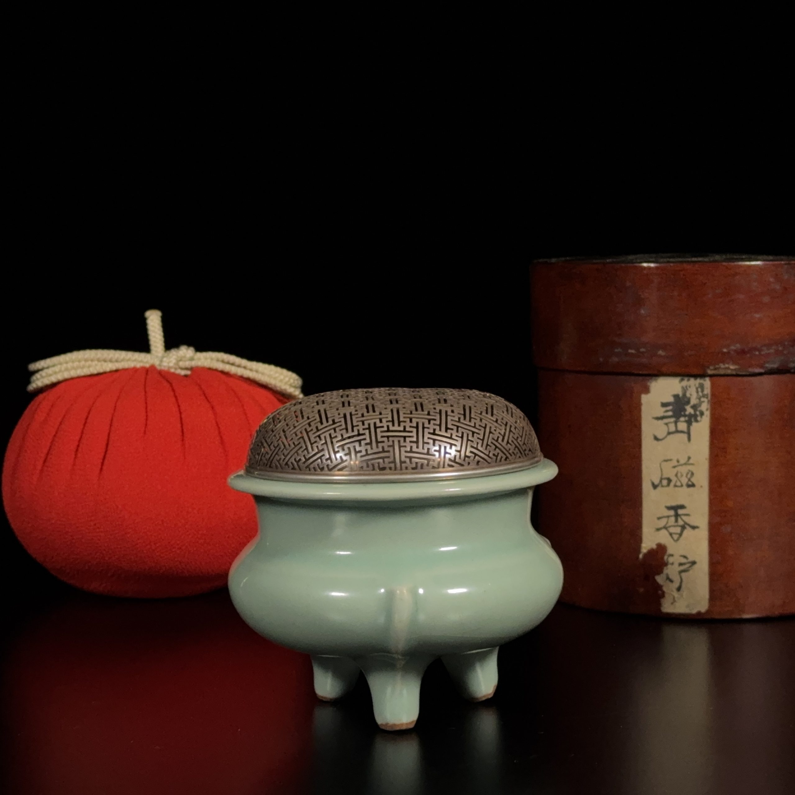 36013	南宋 龍泉窯 鬲式爐	　