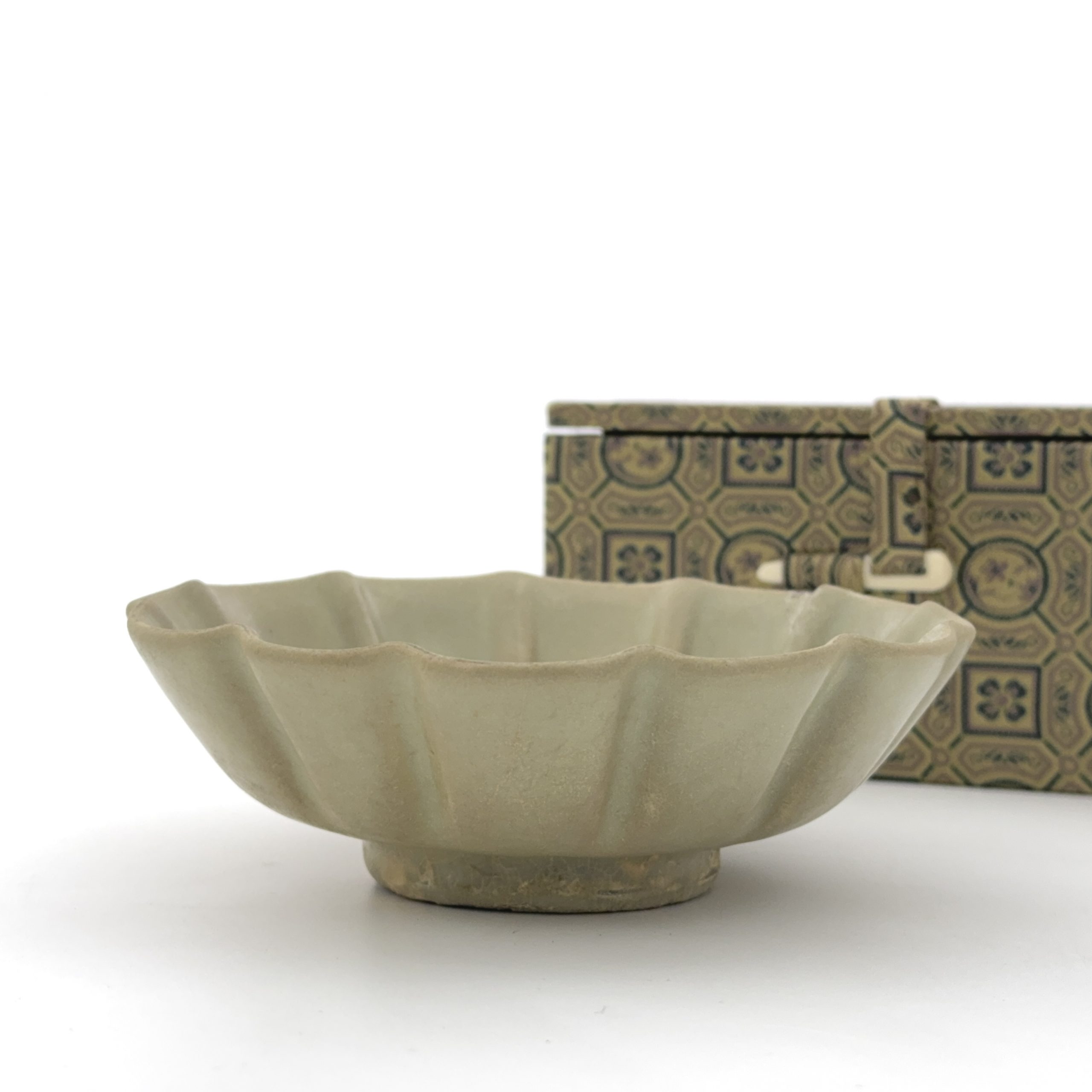 36132	宋或以前 耀州窯 輪花碗