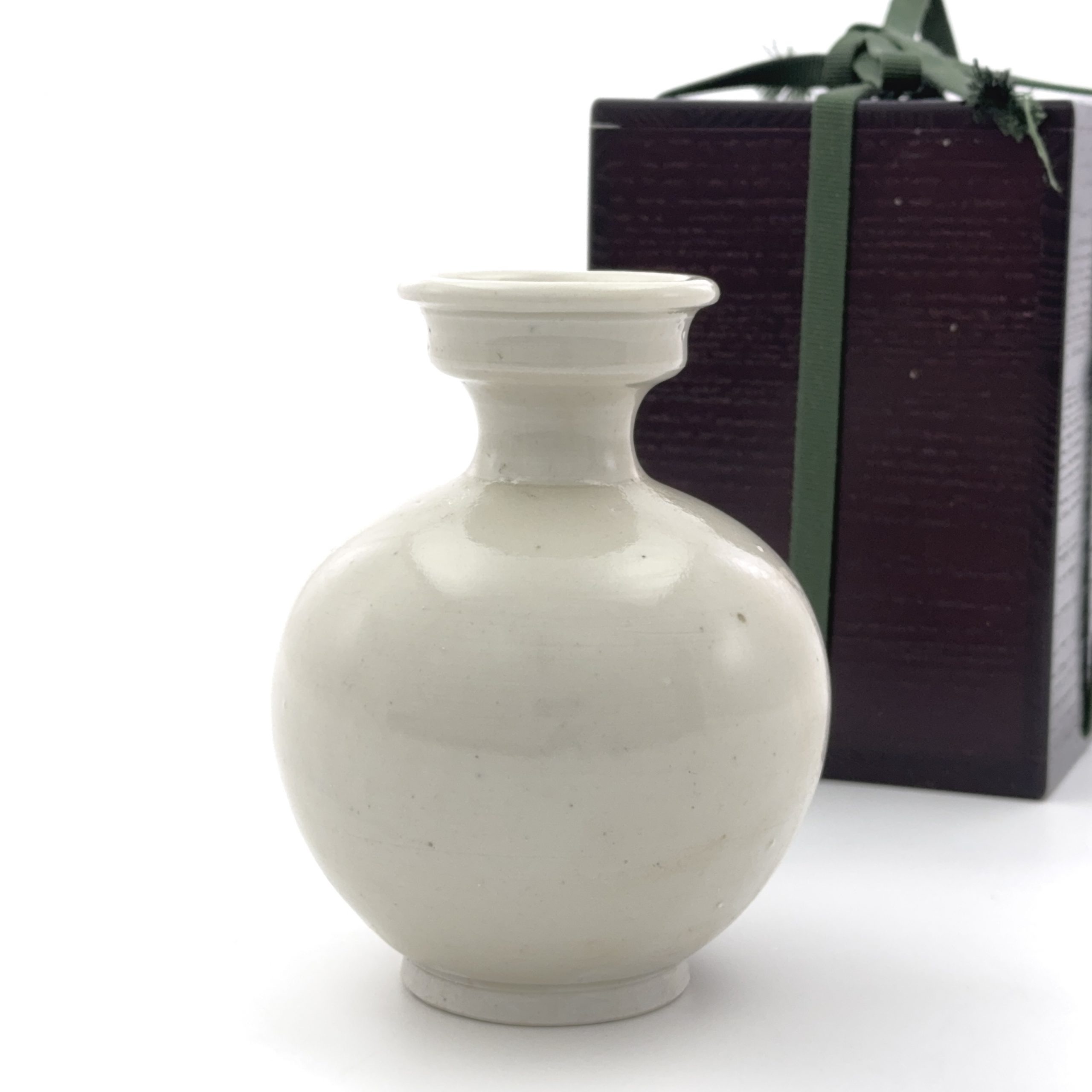 36145	宋或以前 白磁 盤口瓶