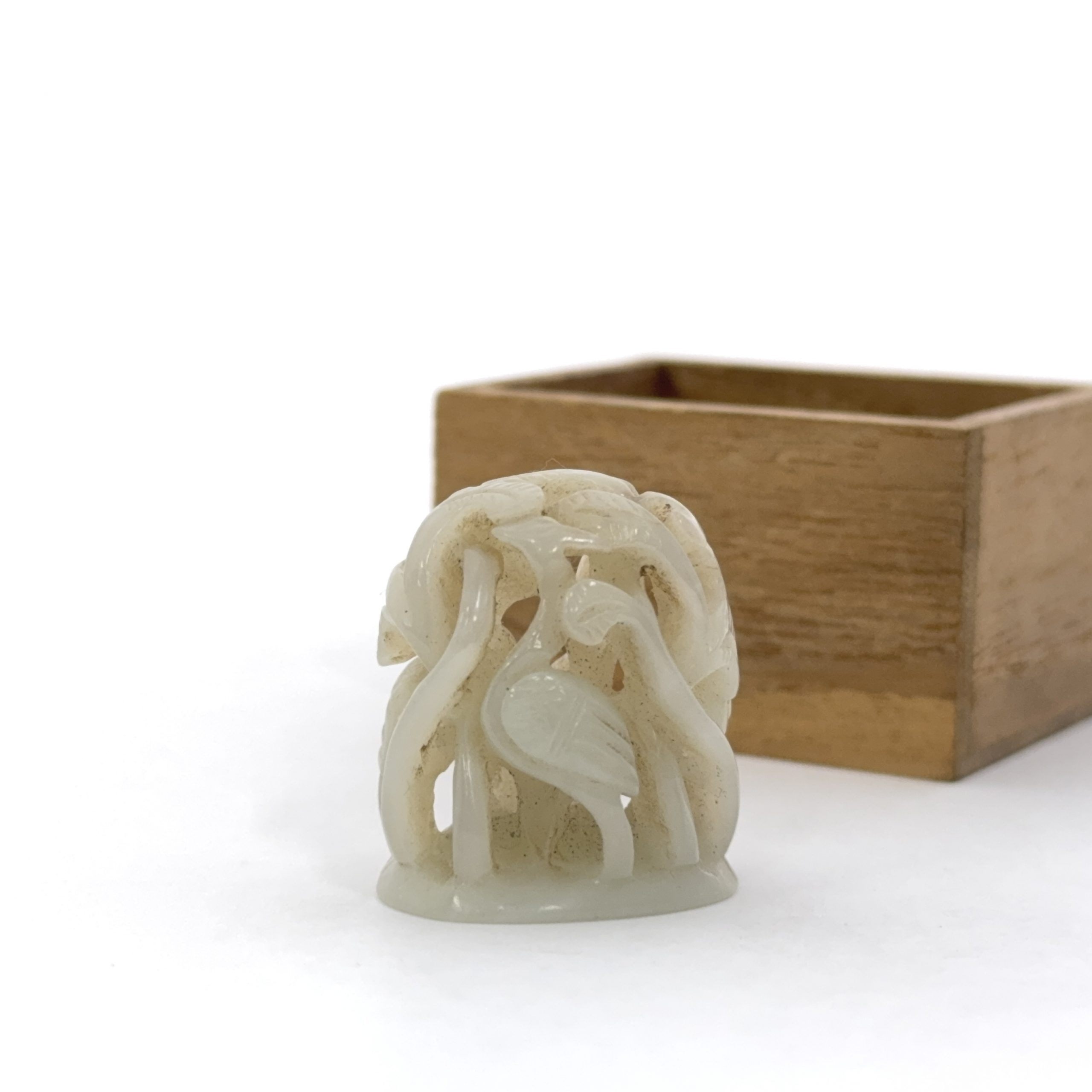 36181	清 白玉透雕 花鳥紋 鈕