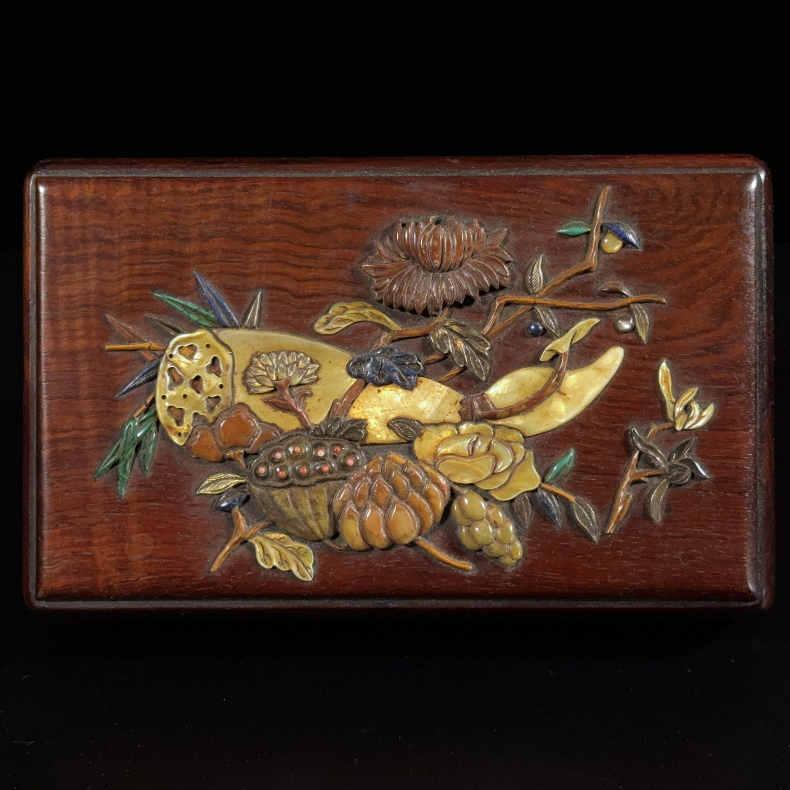 36196	花梨嵌百寶 蔬菜紋 長方盒