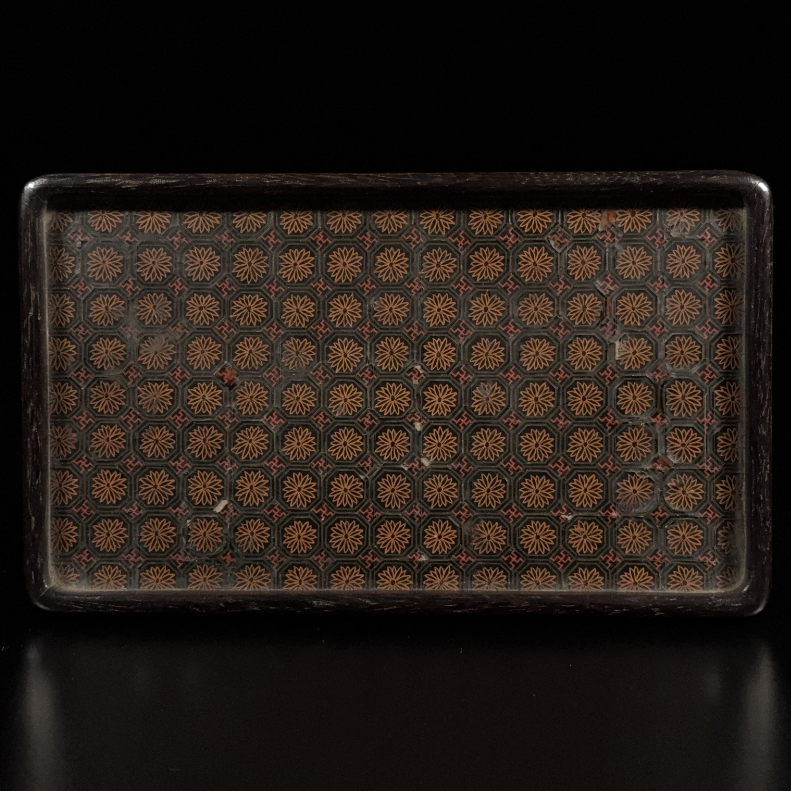 36232	明 紅木嵌黒漆漆彩 長方盆