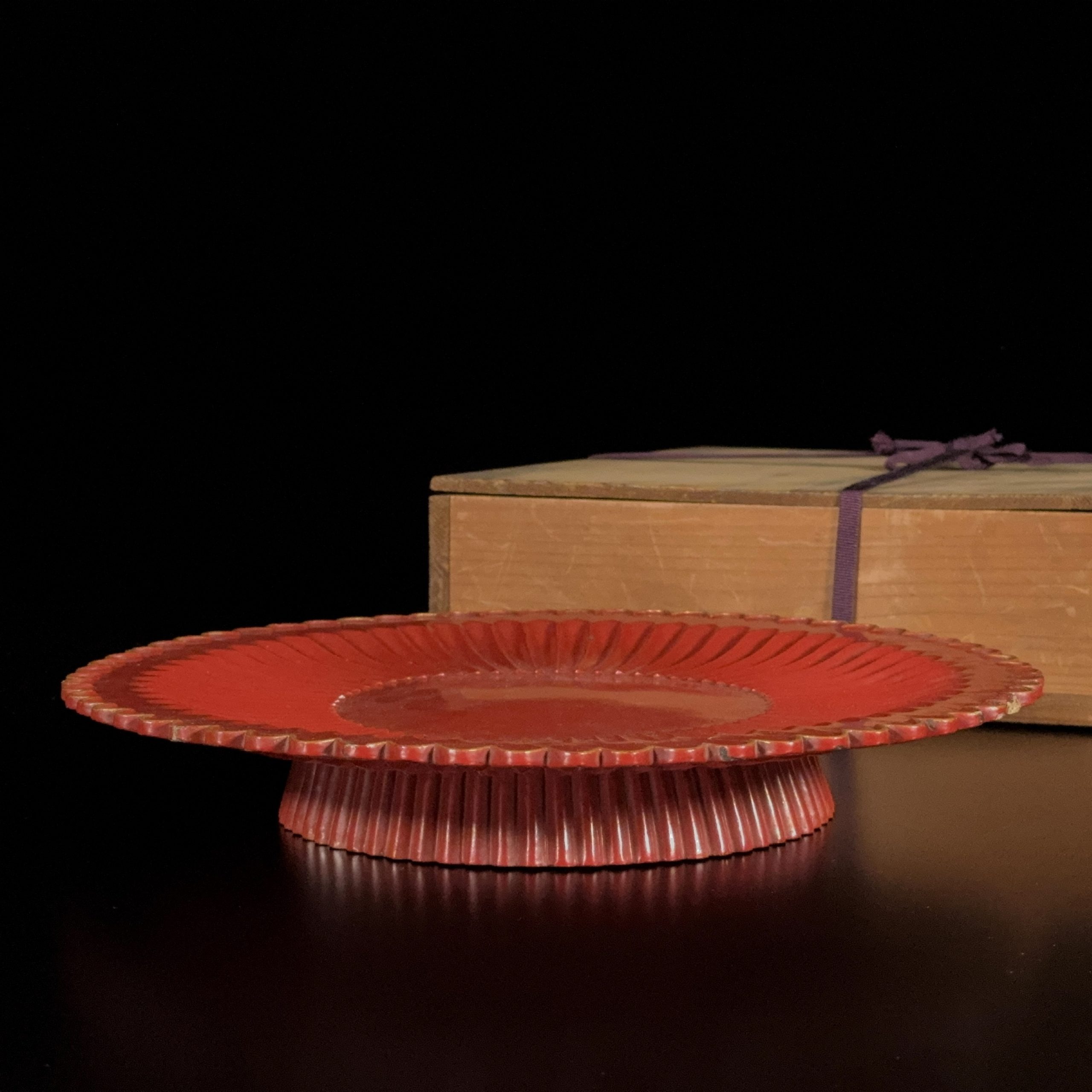 36239	明 在銘 朱漆 輪花盤