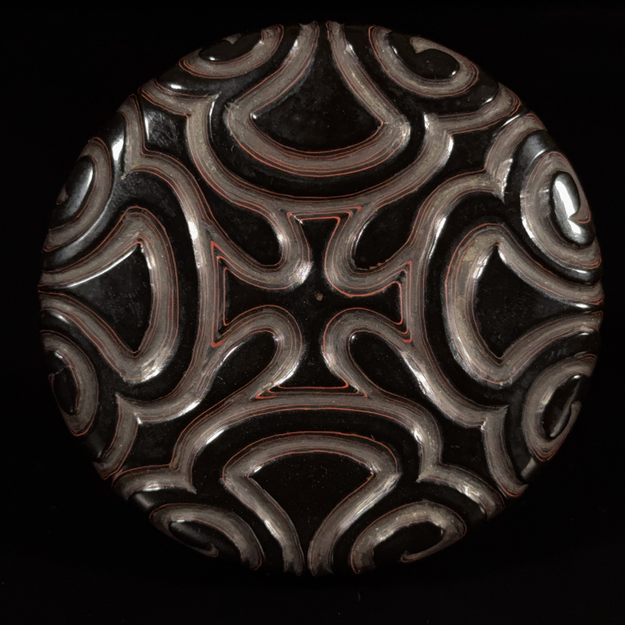 36245	明 剔犀雕 如意雲紋 圓盒